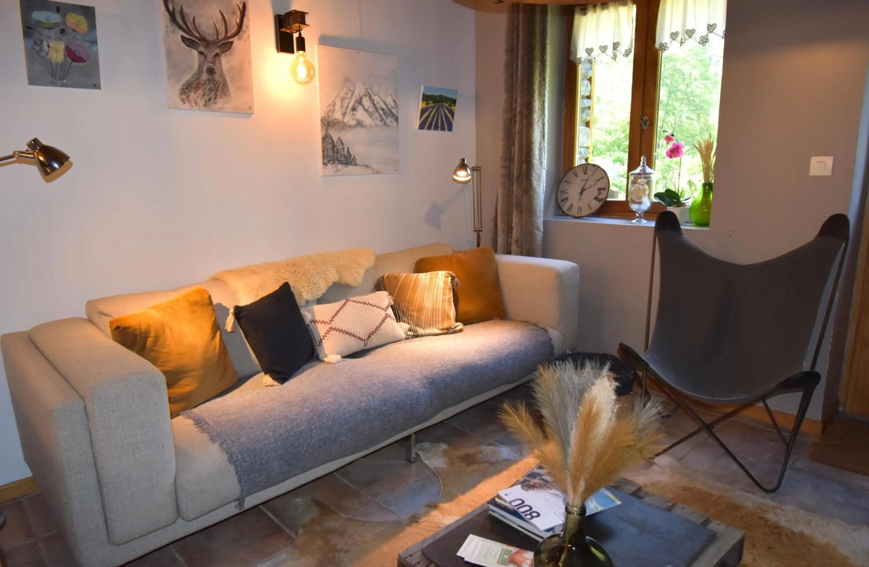 Communal lounge/ TV room in La Clé des Bois