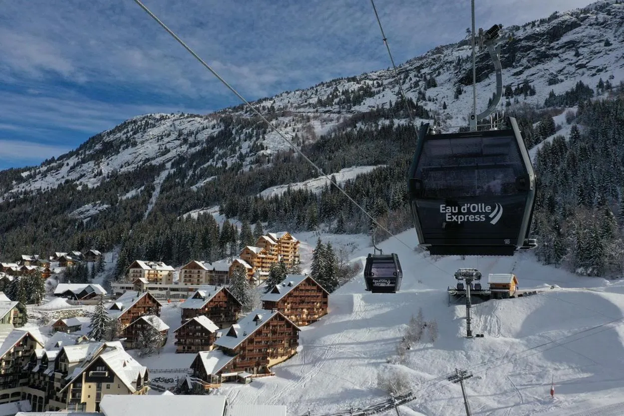 Day in La Clé des Bois