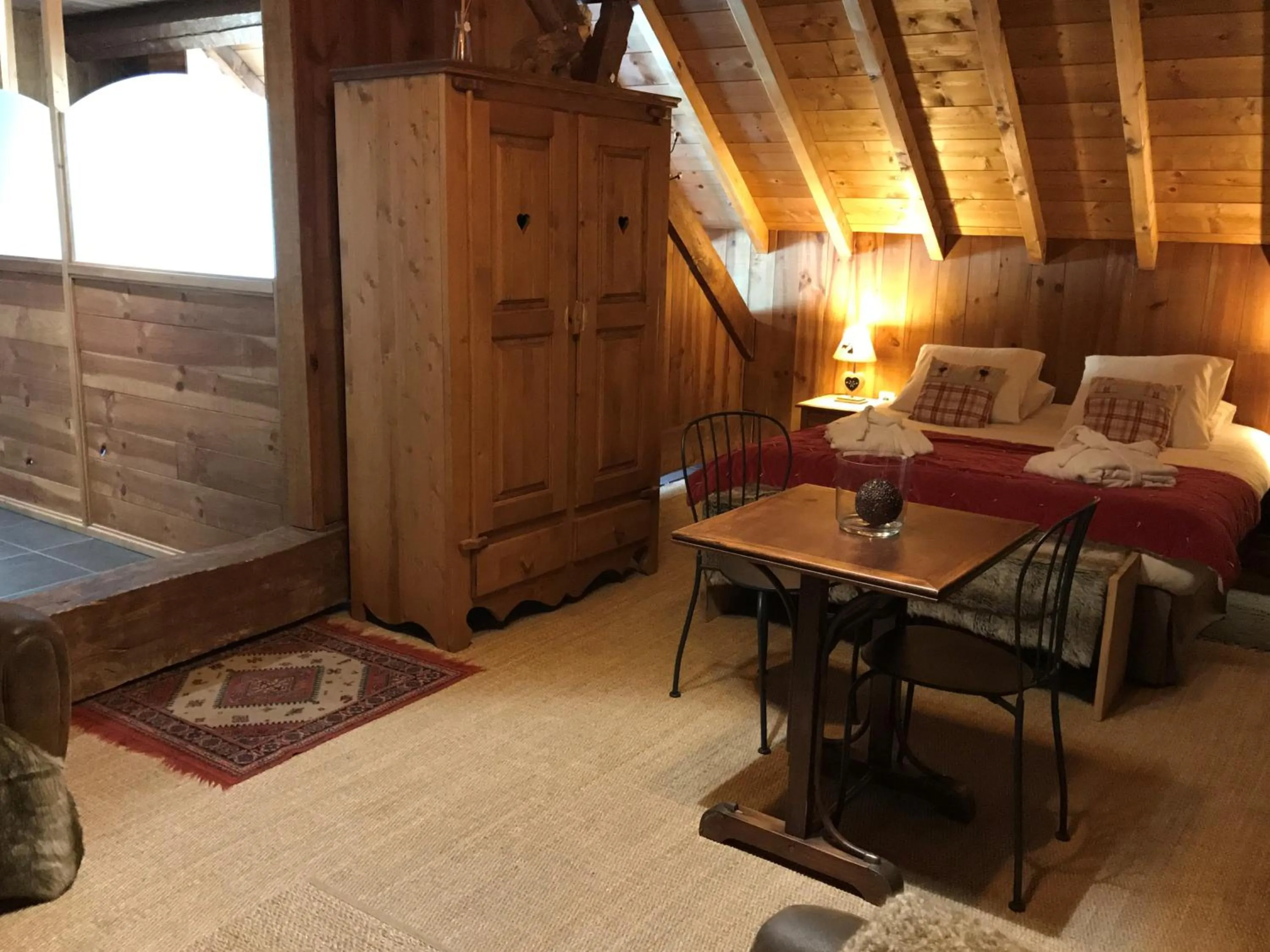 Bedroom, Bed in La Clé des Bois
