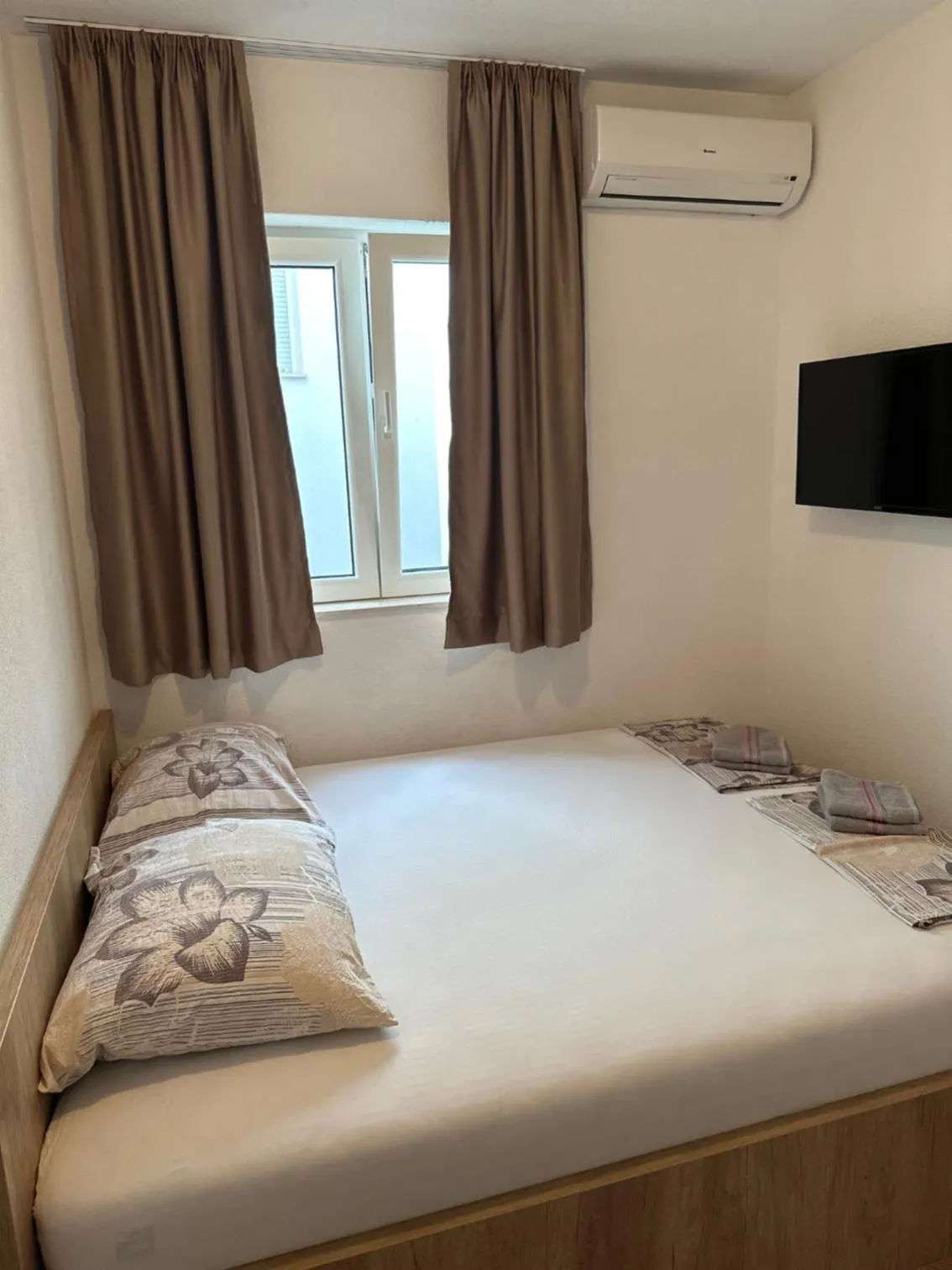Bed in Royal Apartments