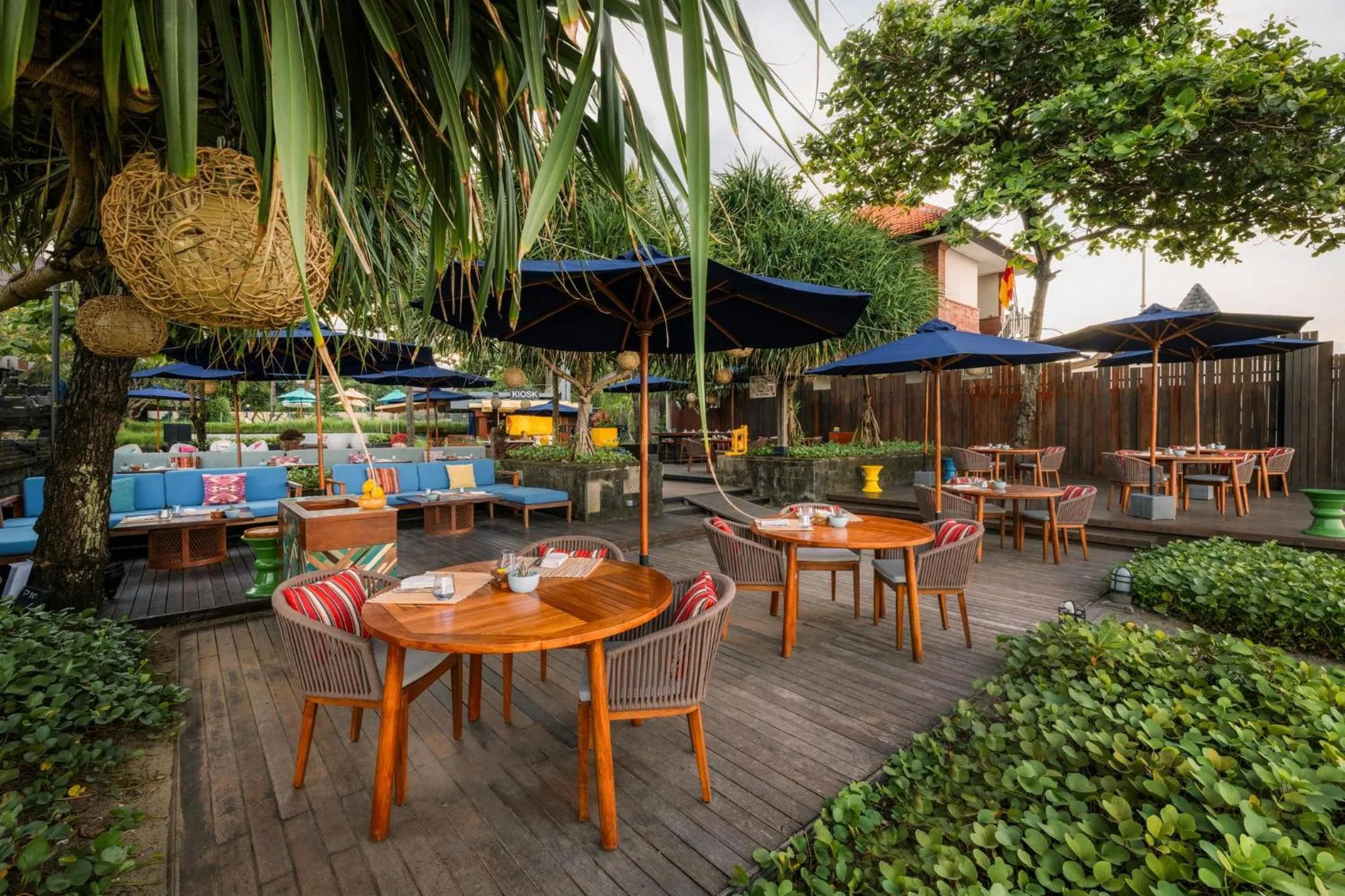 Restaurant/places to eat in Hotel Indigo Bali Seminyak Beach by IHG