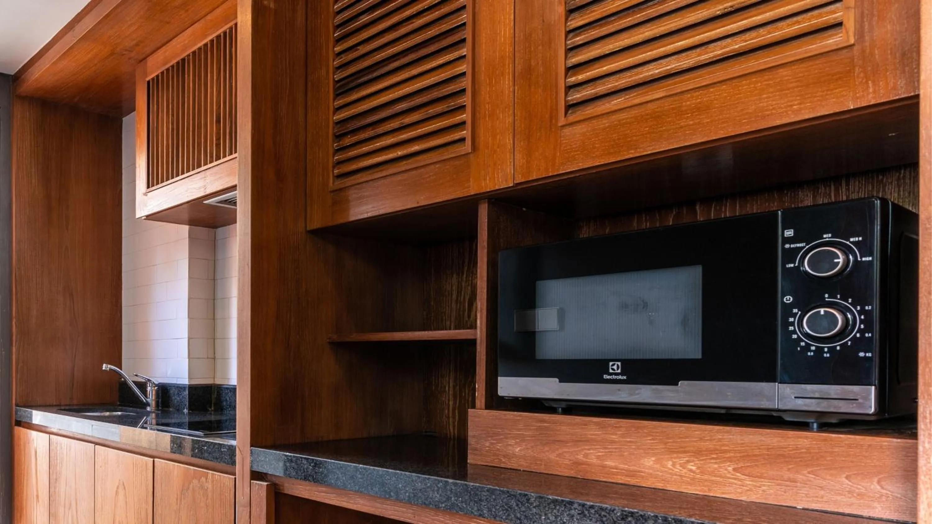 Photo of the whole room in Hotel Indigo Bali Seminyak Beach by IHG