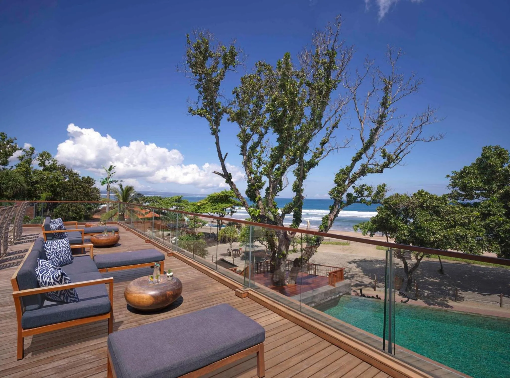 Lounge or bar in Hotel Indigo Bali Seminyak Beach by IHG
