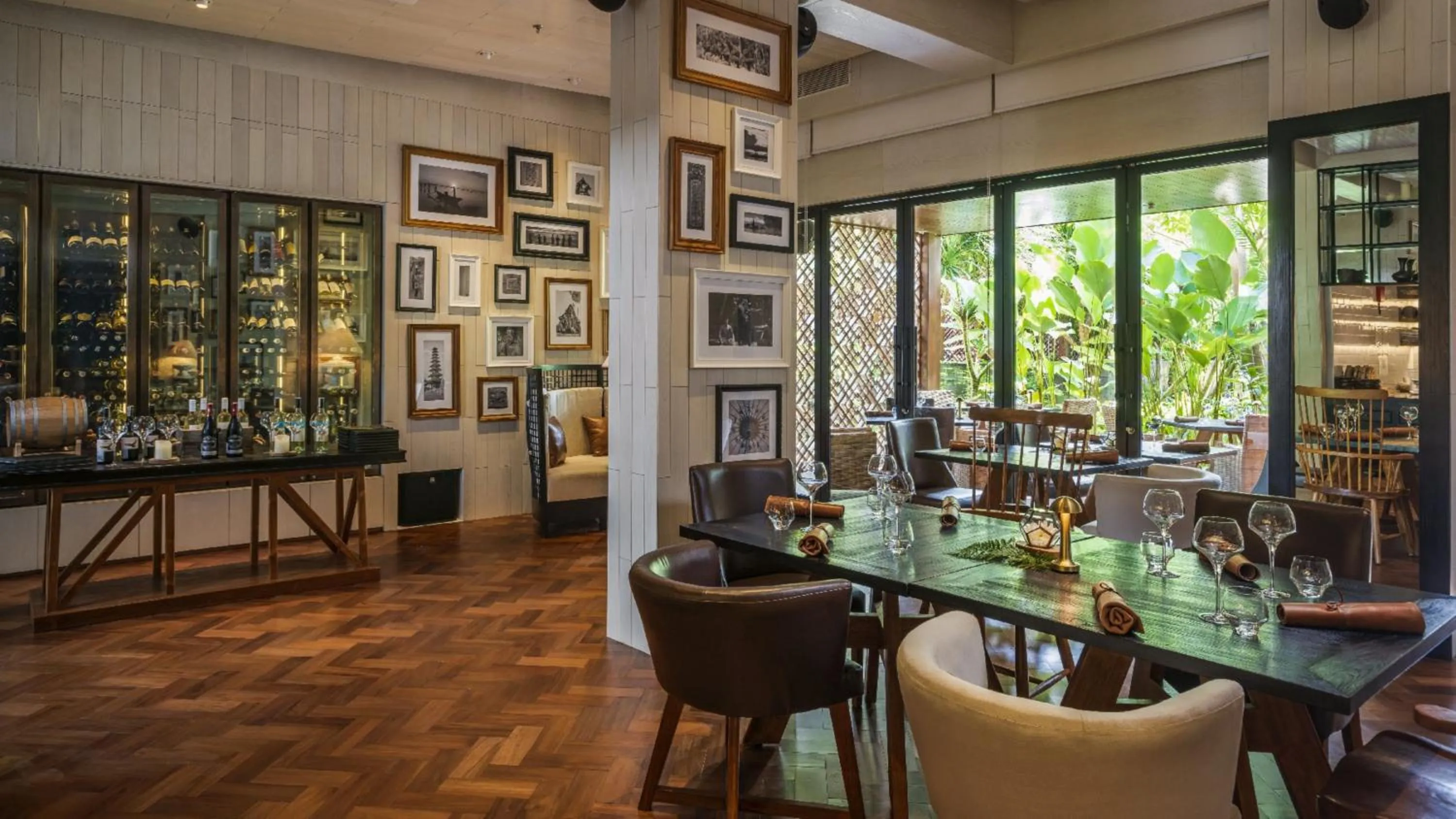 Restaurant/places to eat in Hotel Indigo Bali Seminyak Beach by IHG