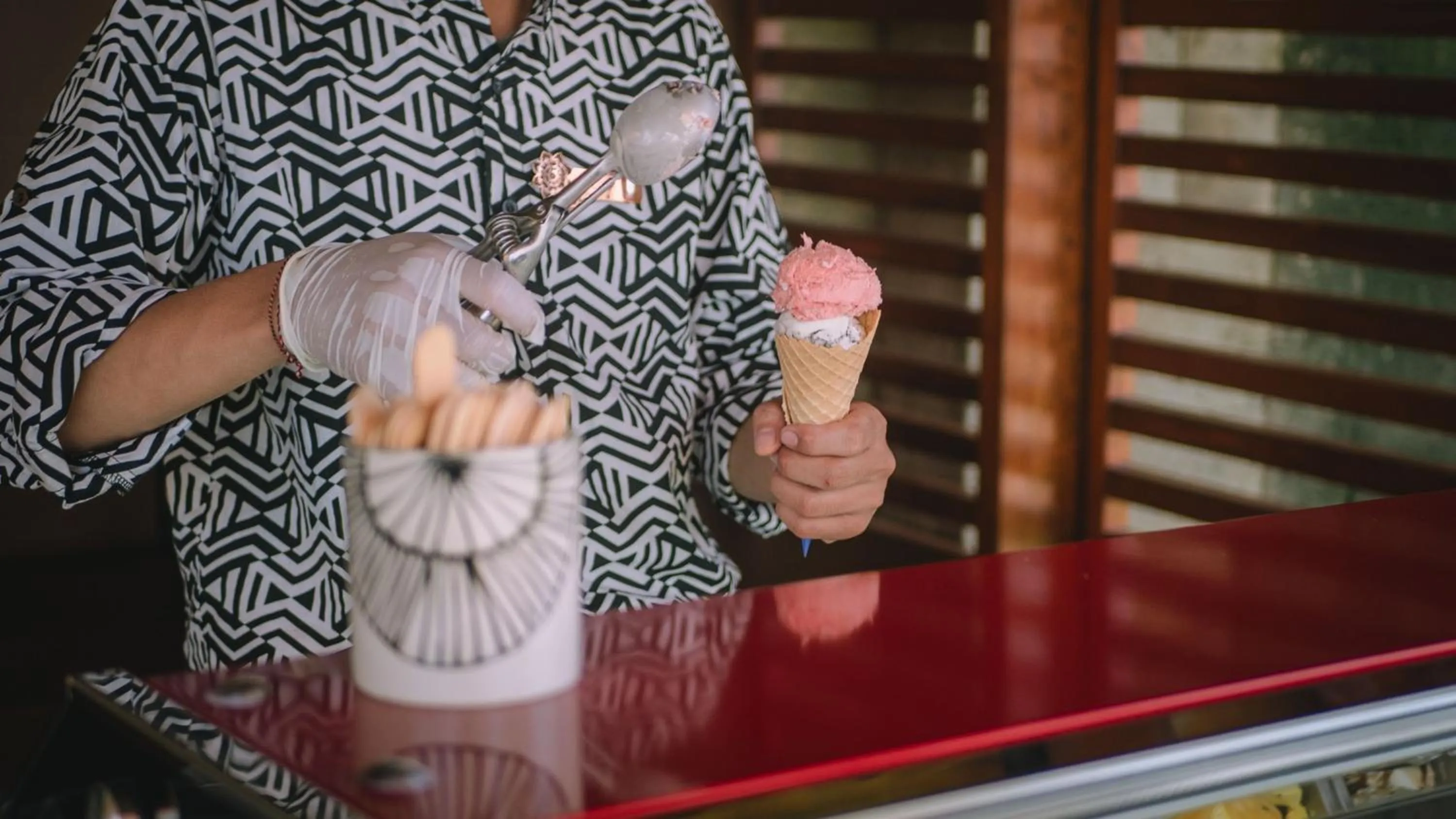 Restaurant/places to eat in Hotel Indigo Bali Seminyak Beach by IHG