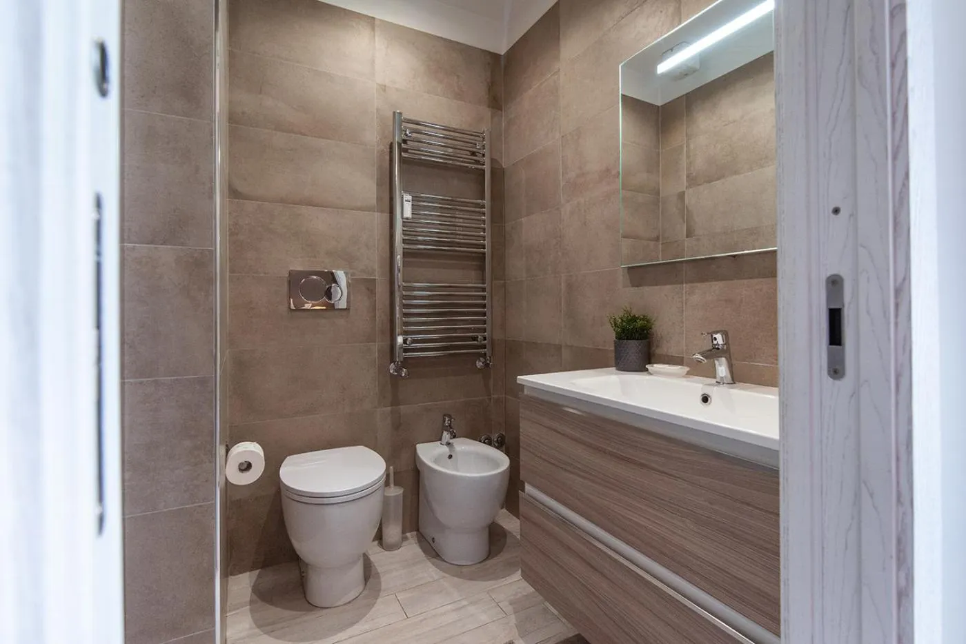 Toilet in Central Vatican Rooms