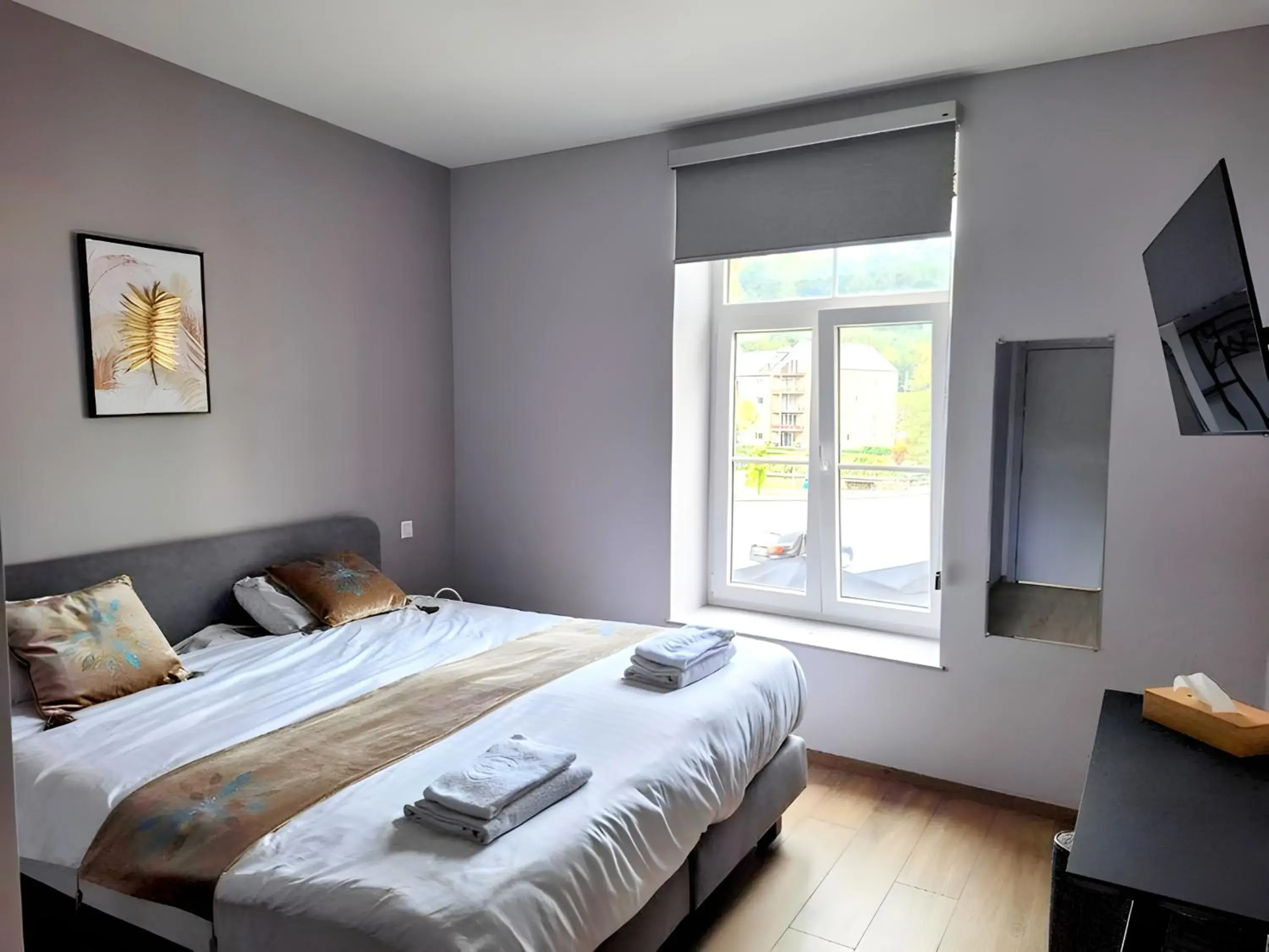 Deluxe Double Room in Royal Hotel-Restaurant Bonhomme Deluxe Double Room in Royal Hotel-Restaurant Bonhomme