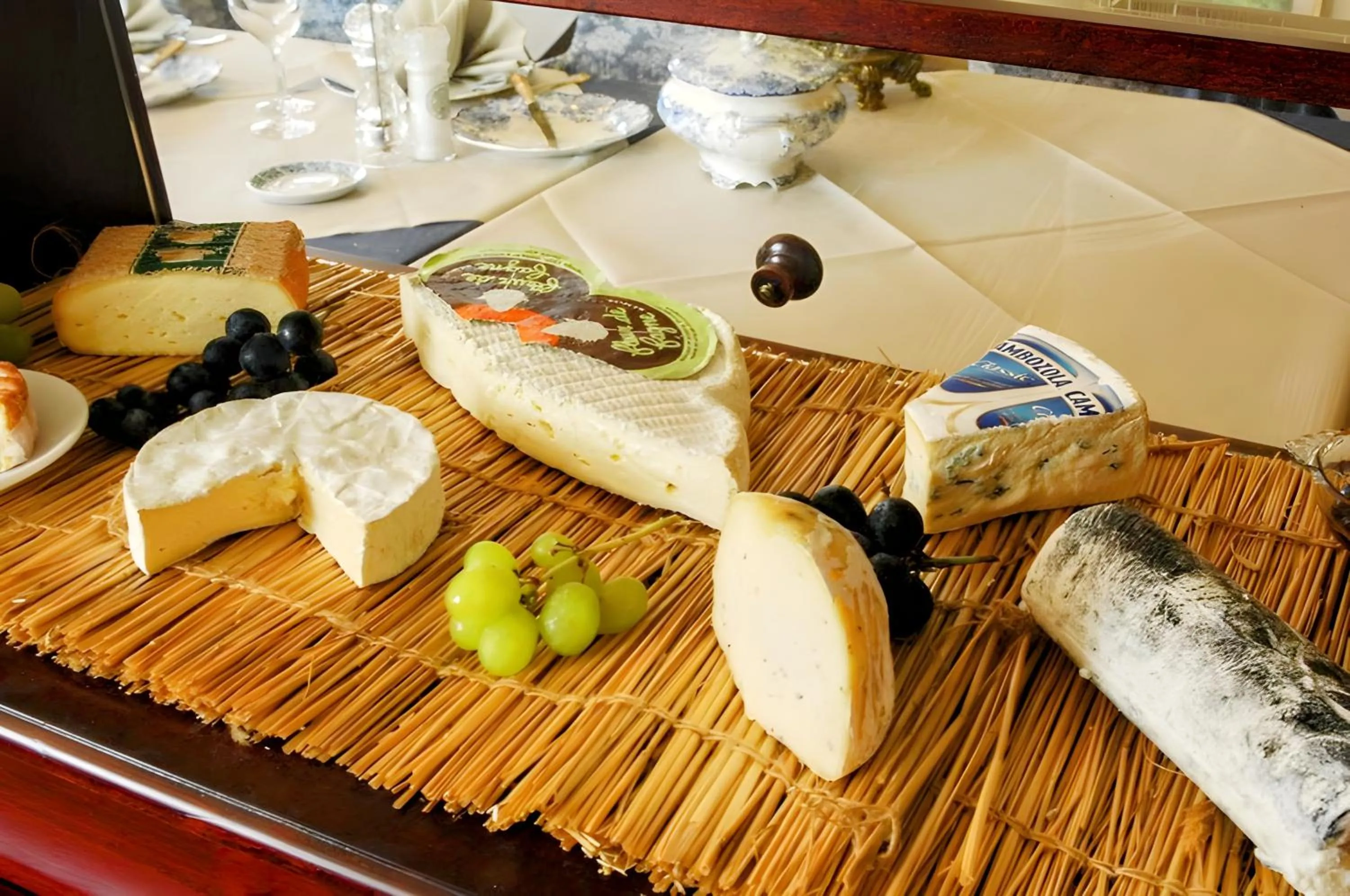 Food and drinks in Hotel-Restaurant Bonhomme