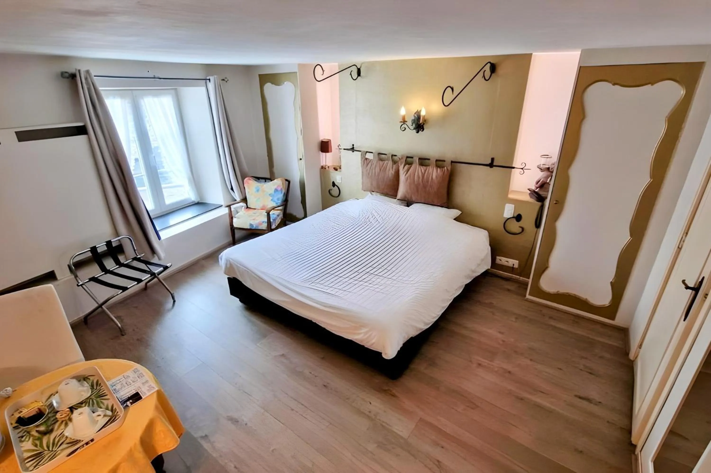 Bed in Hotel-Restaurant Bonhomme