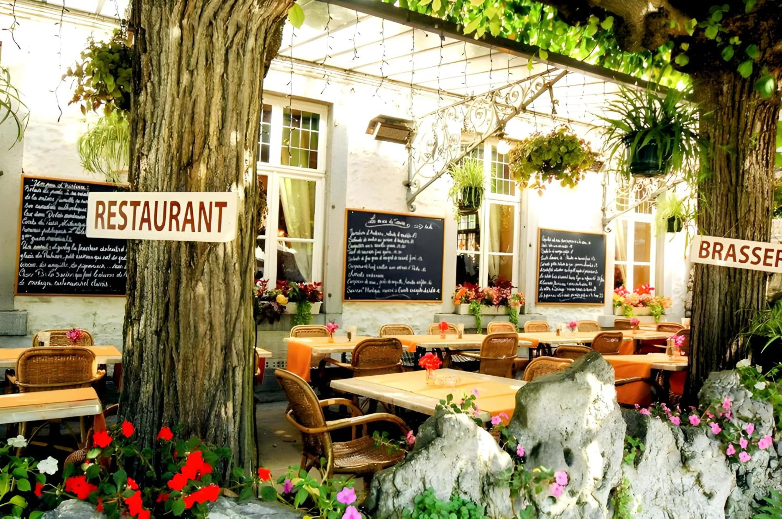 Restaurant/places to eat in Hotel-Restaurant Bonhomme