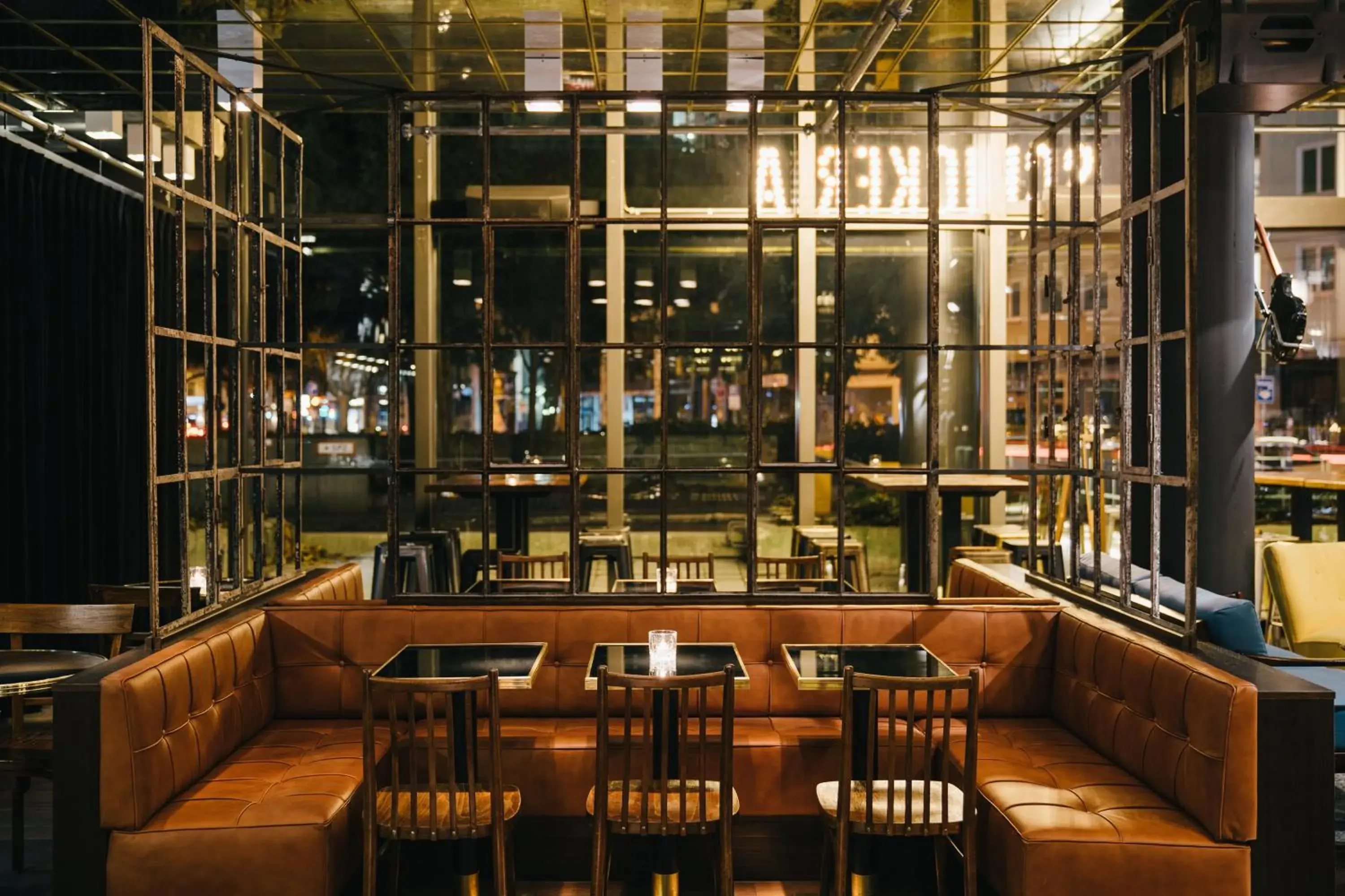 Lounge or bar in Ruby Lilly Hotel Munich Lounge or bar in Ruby Lilly Hotel Munich