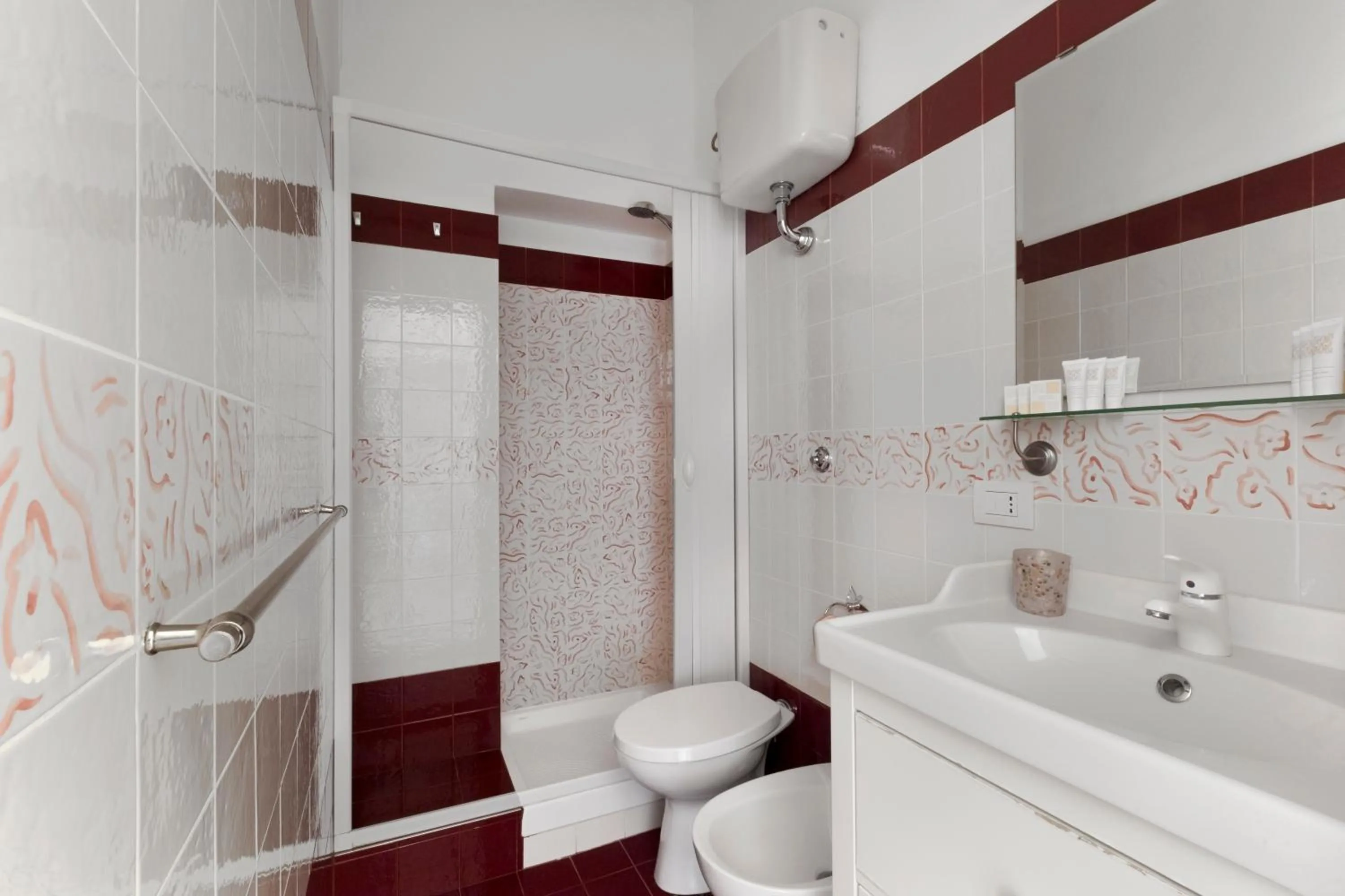 Shower in A Sorrento B&B