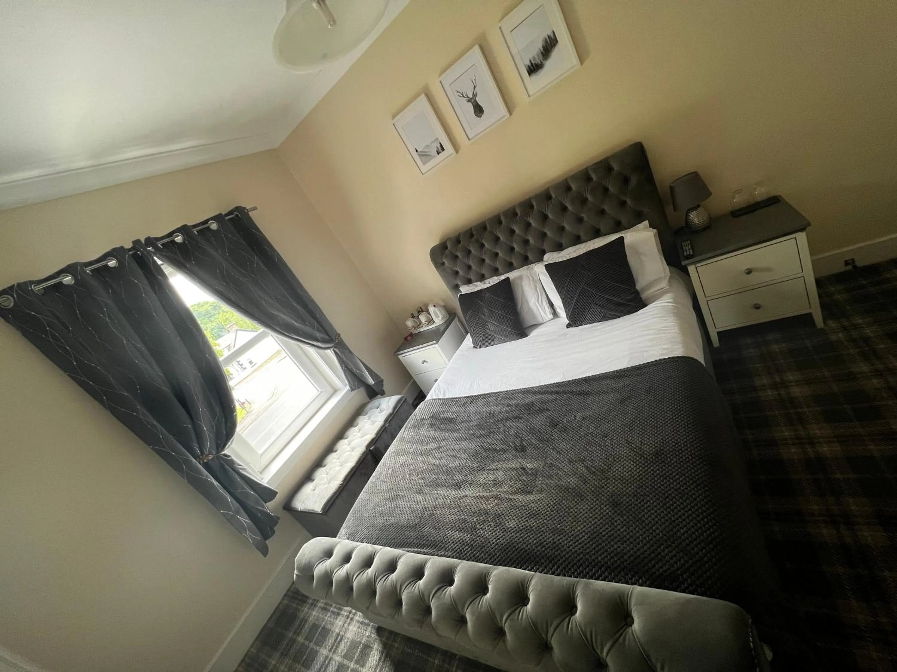 Bed in The Village Inn