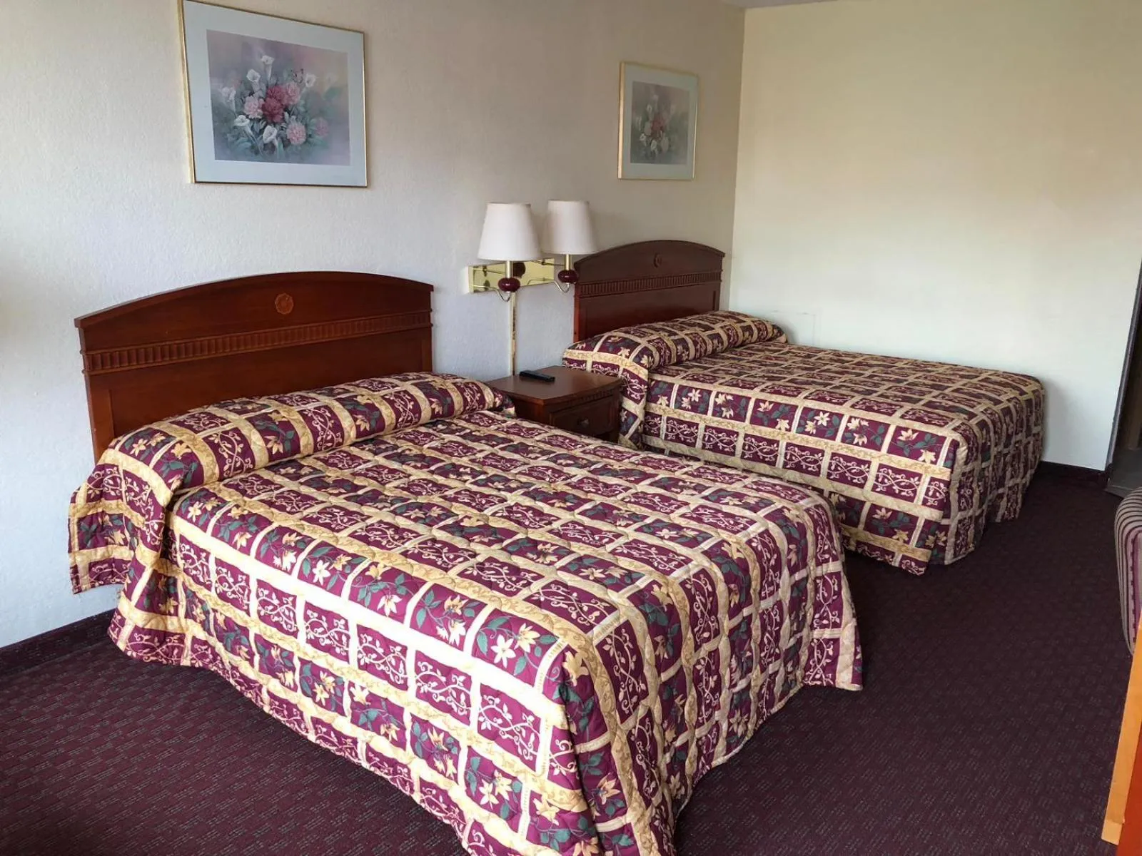 Bed in Budget Inn Express