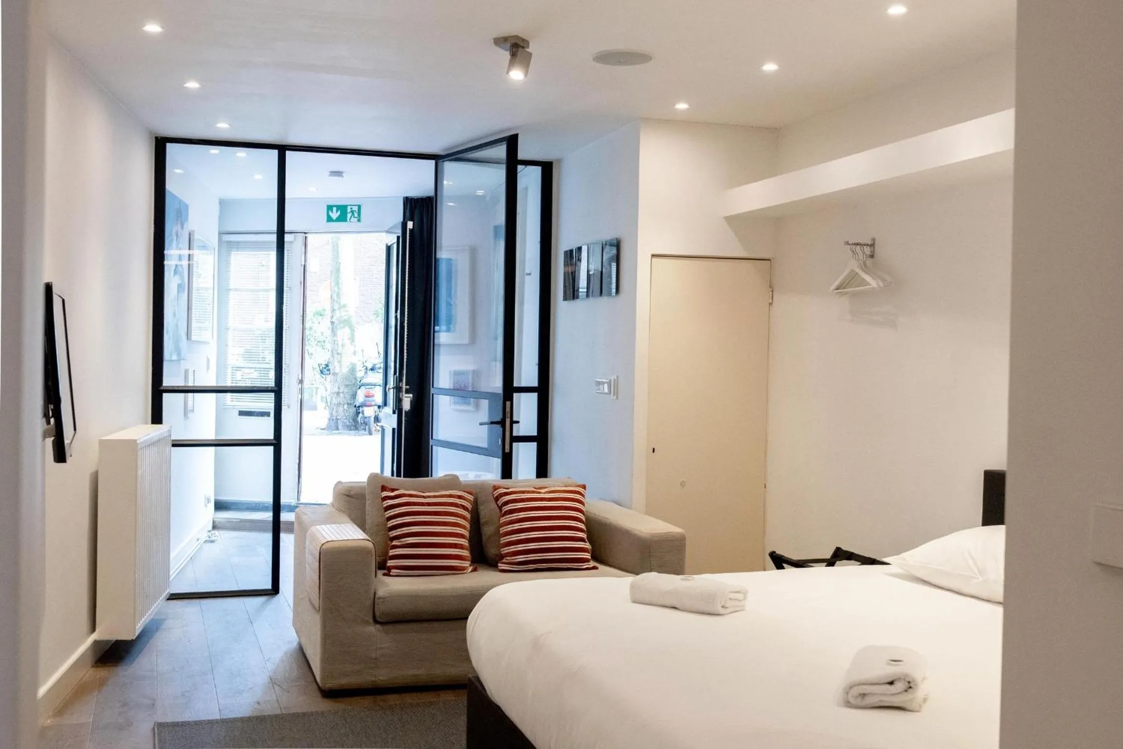 Spui apartment in center