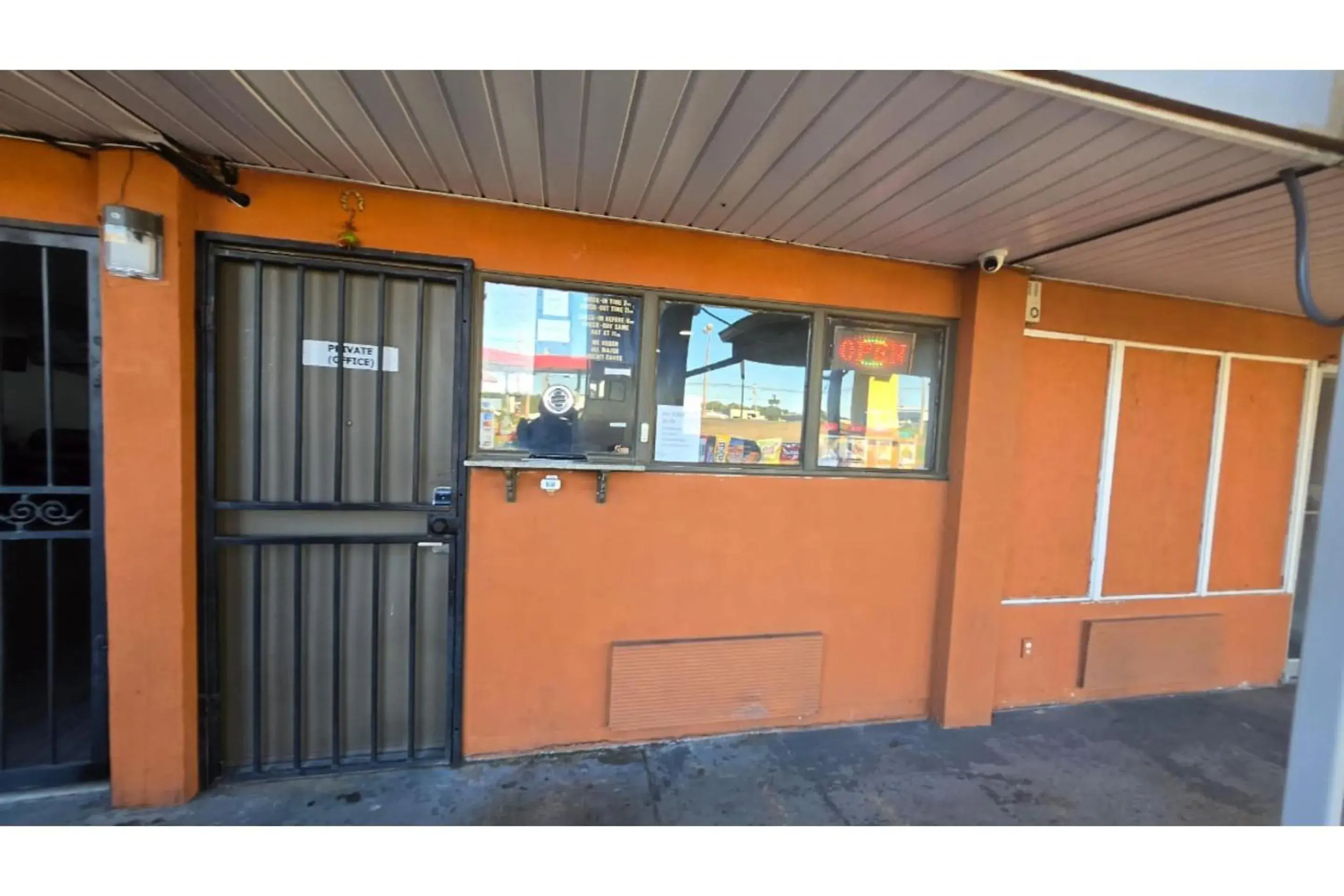 Facade/entrance in Diamond Inn Motel By OYO Jackson Hwy 80- I-20 Facade/entrance in Diamond Inn Motel By OYO Jackson Hwy 80- I-20