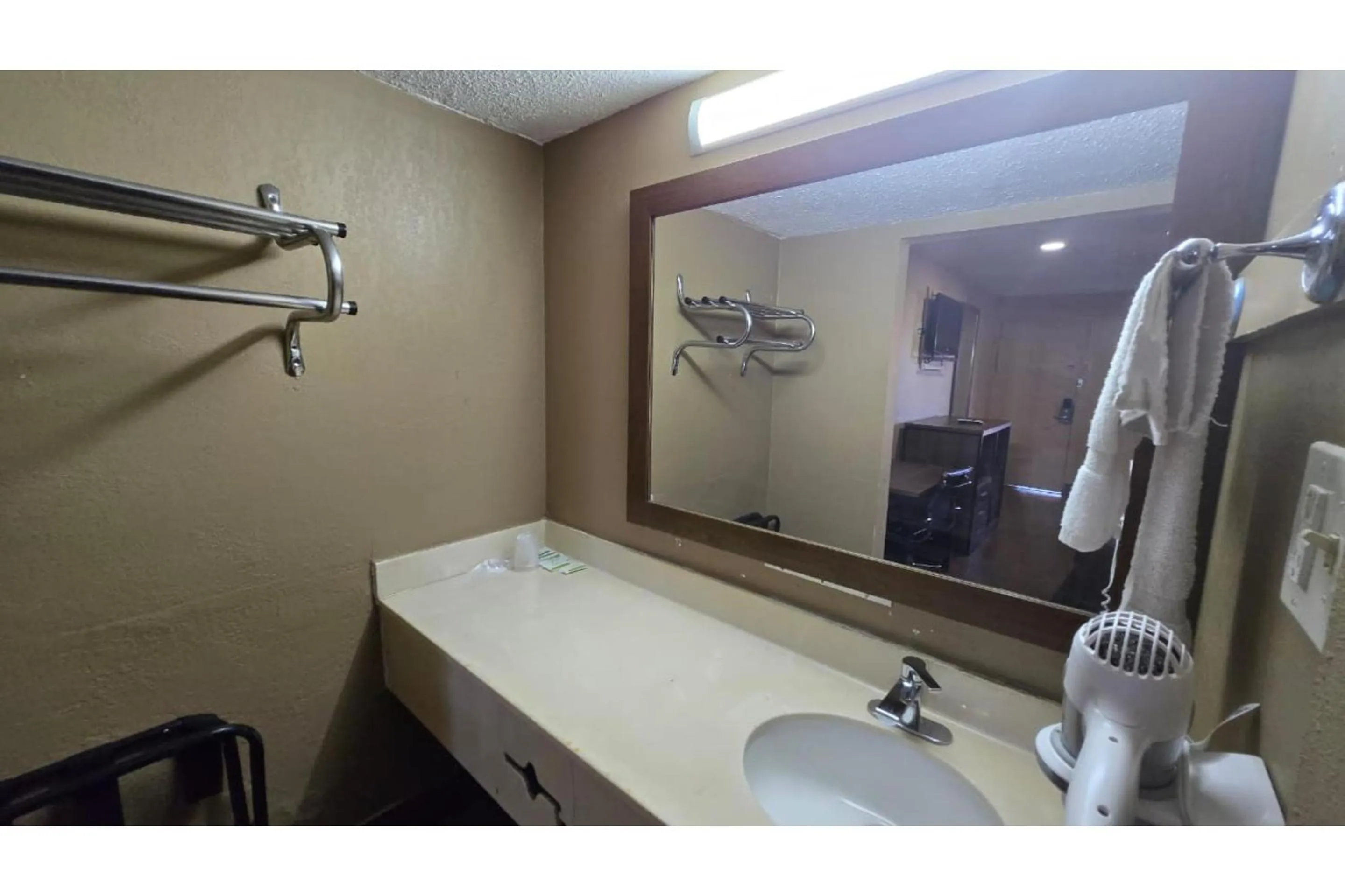 Bathroom in Diamond Inn Motel By OYO Jackson Hwy 80- I-20