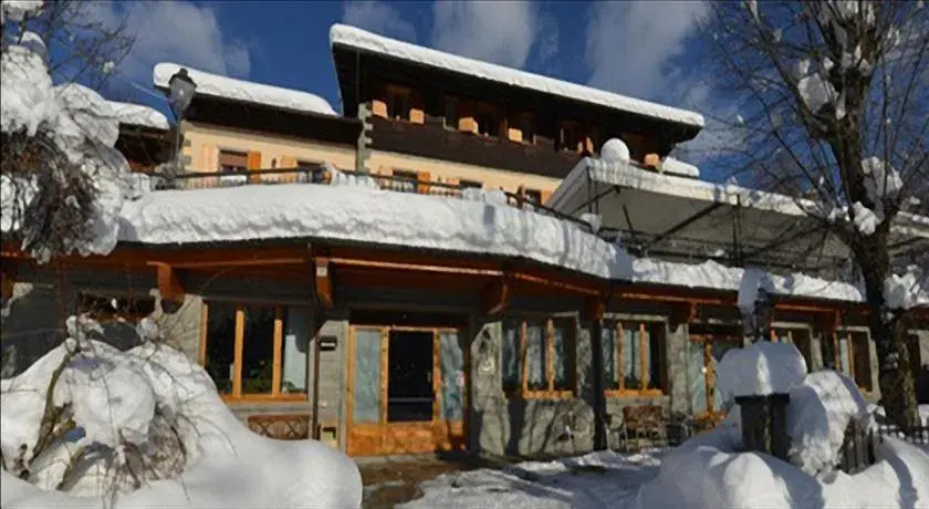 Albergo Ristorante Il Laghetto Albergo Ristorante Il Laghetto