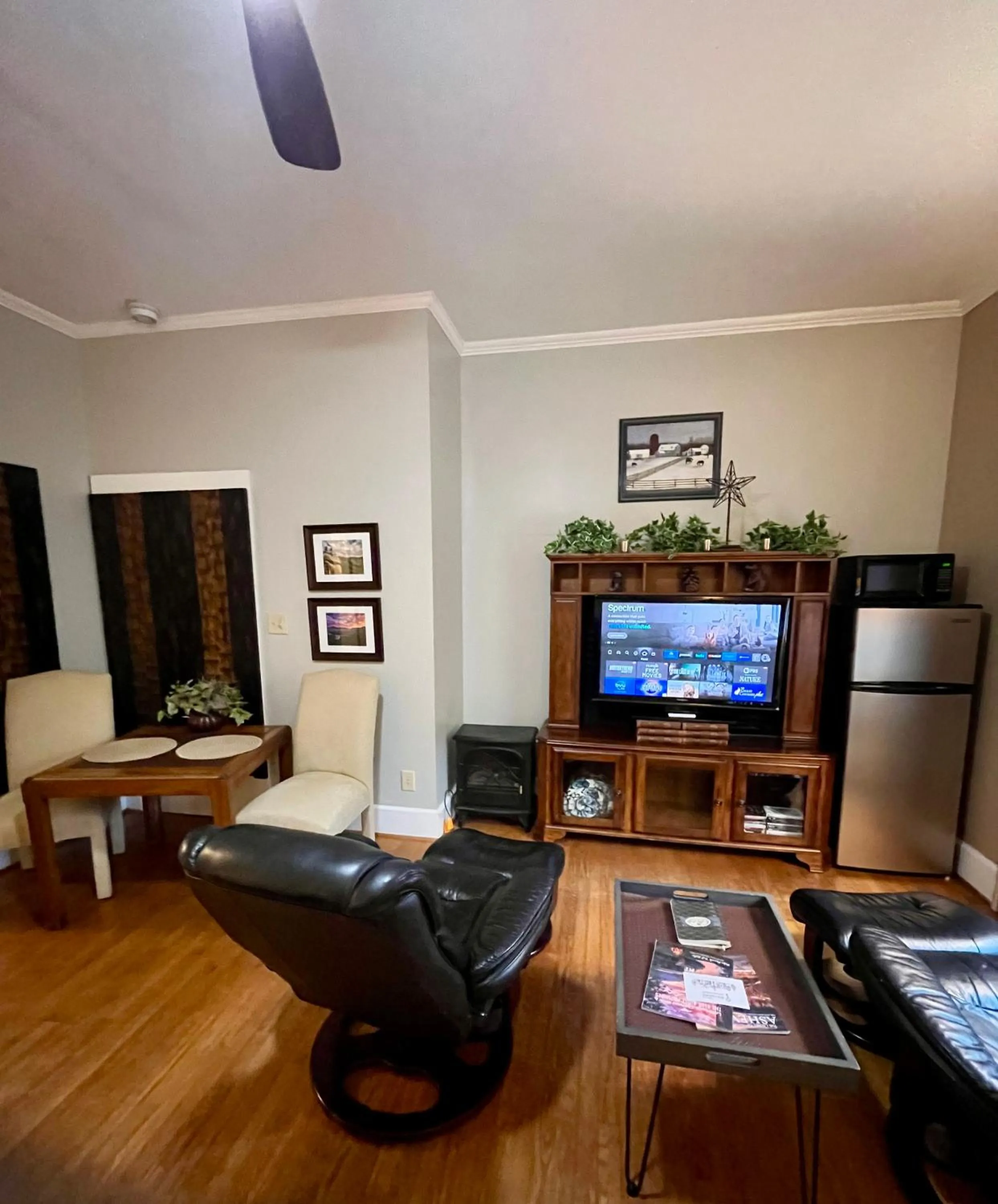 Seating area in Grafton Lodge