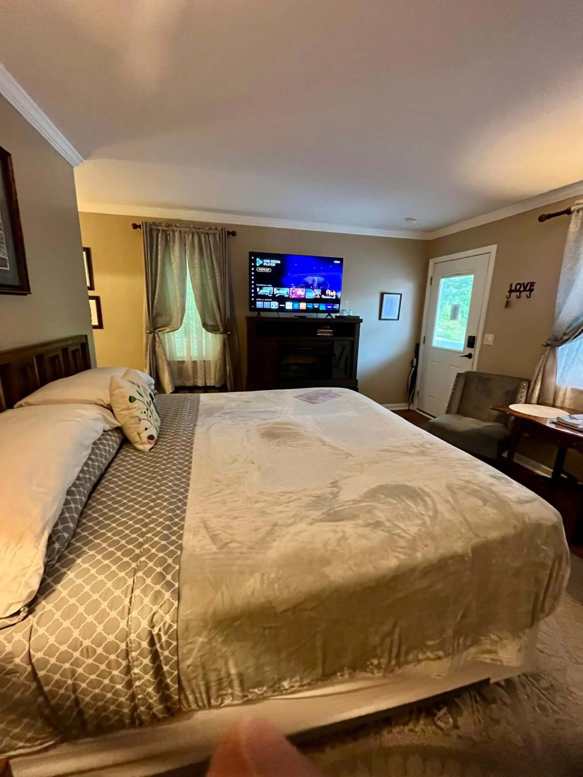 Bedroom, Bed in Grafton Lodge