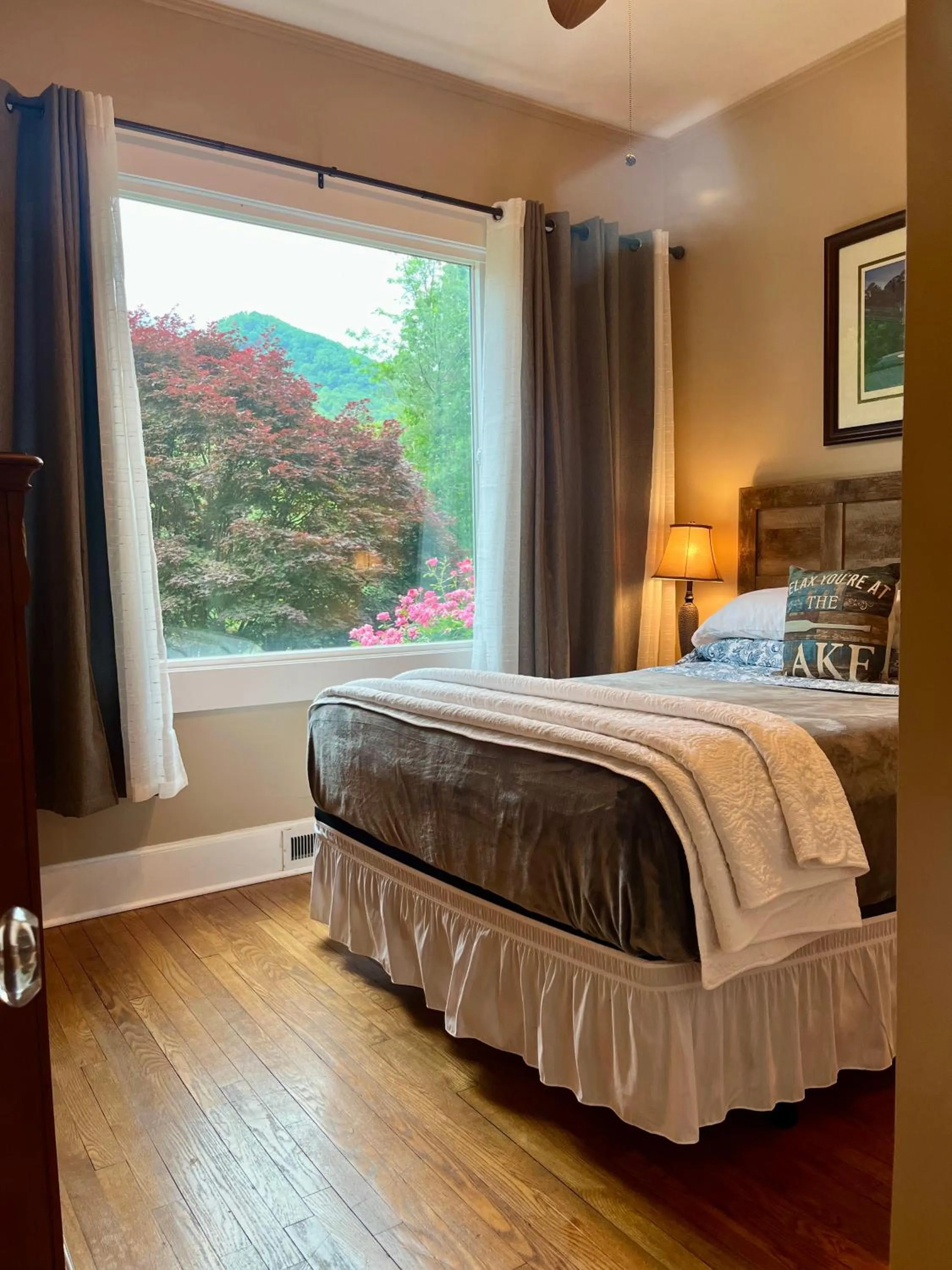 Bedroom, Bed in Grafton Lodge