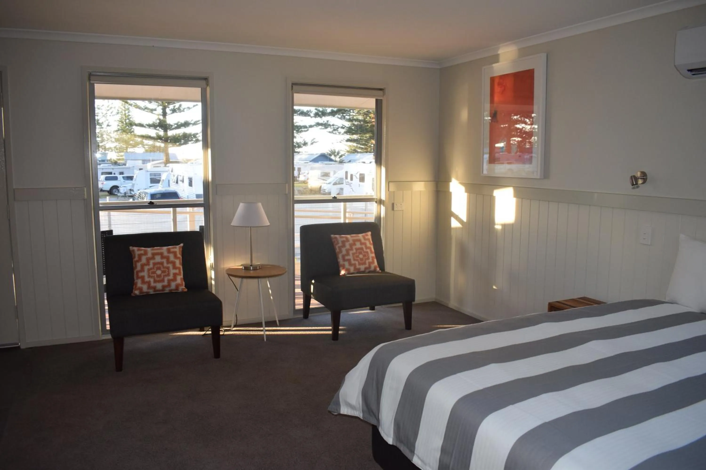 Bedroom, Bed in NRMA Port Macquarie Breakwall Holiday Park