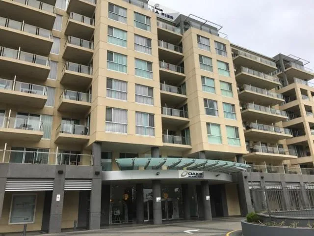 Glenelg Holiday Apartments-Pier Direct Beach Front Free Parking