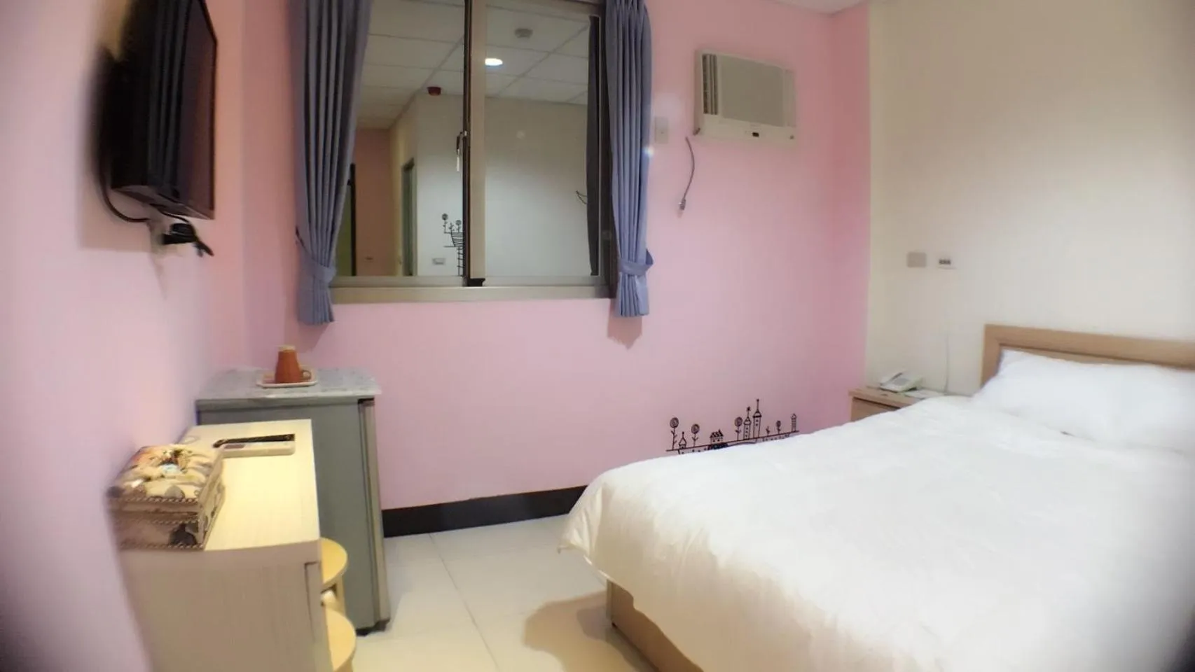 TV and multimedia, Bed in HFun Hotel