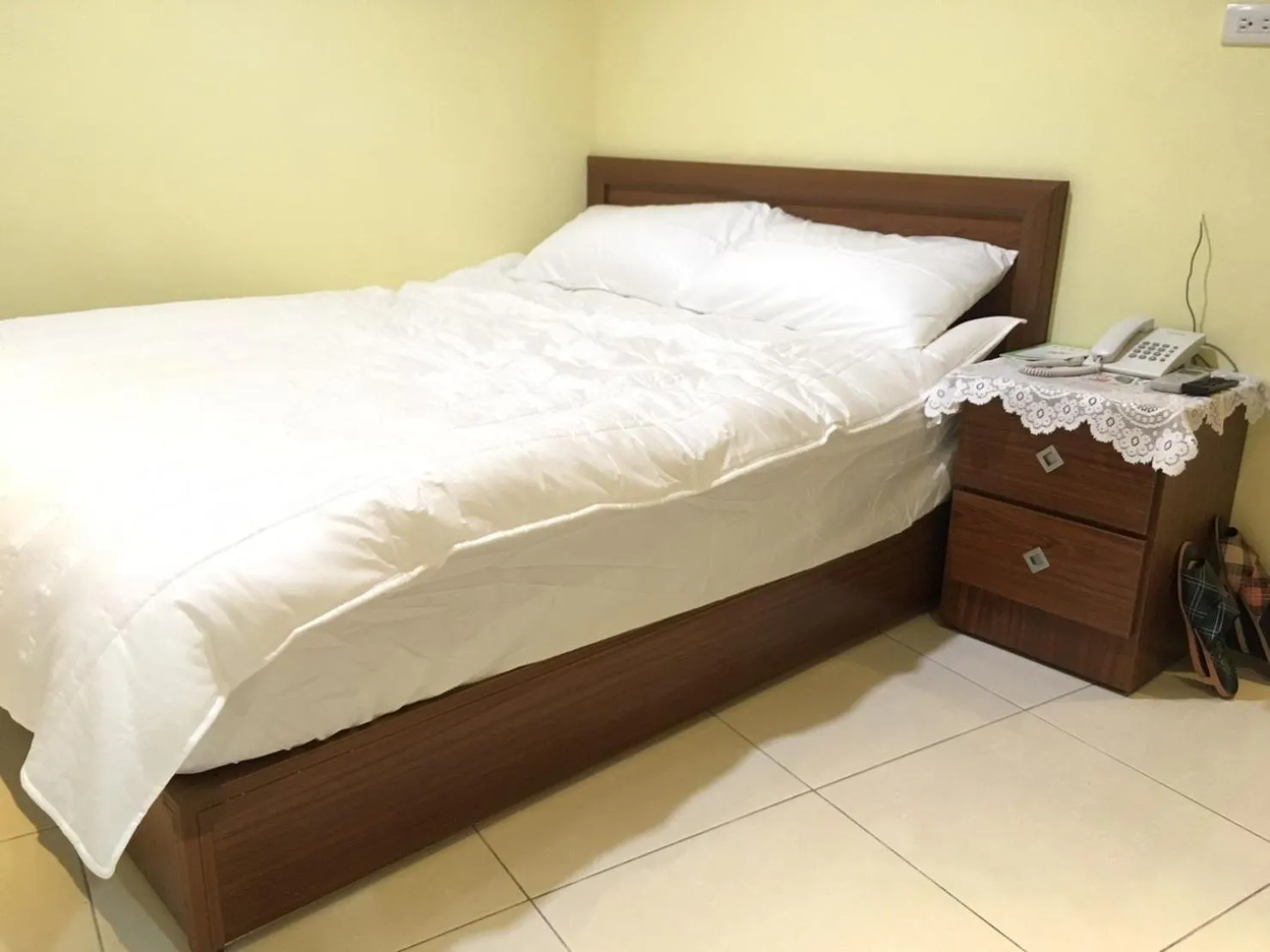 Seating area, Bed in HFun Hotel