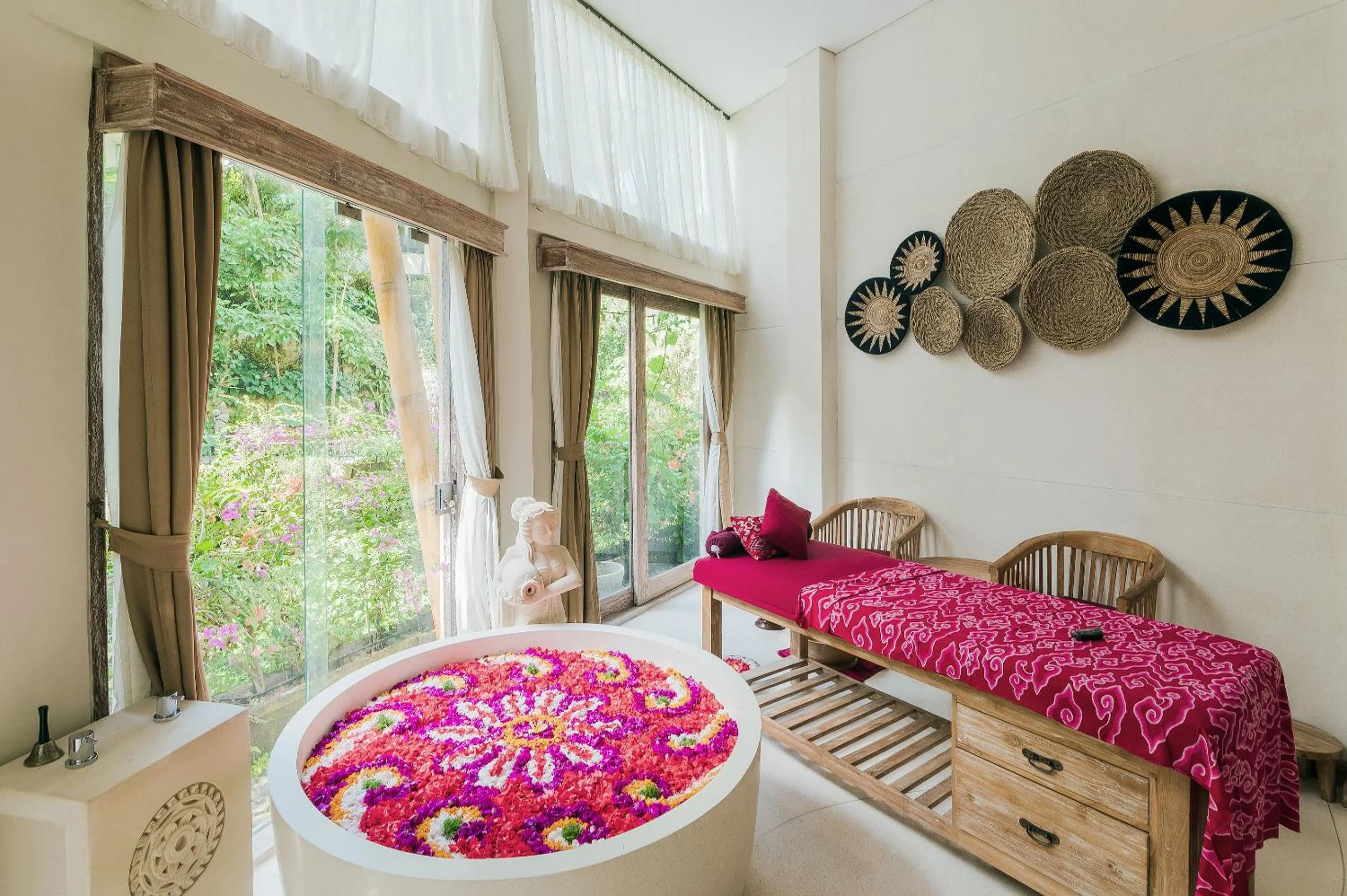 Massage, Bed in The Udaya Resorts and Spa