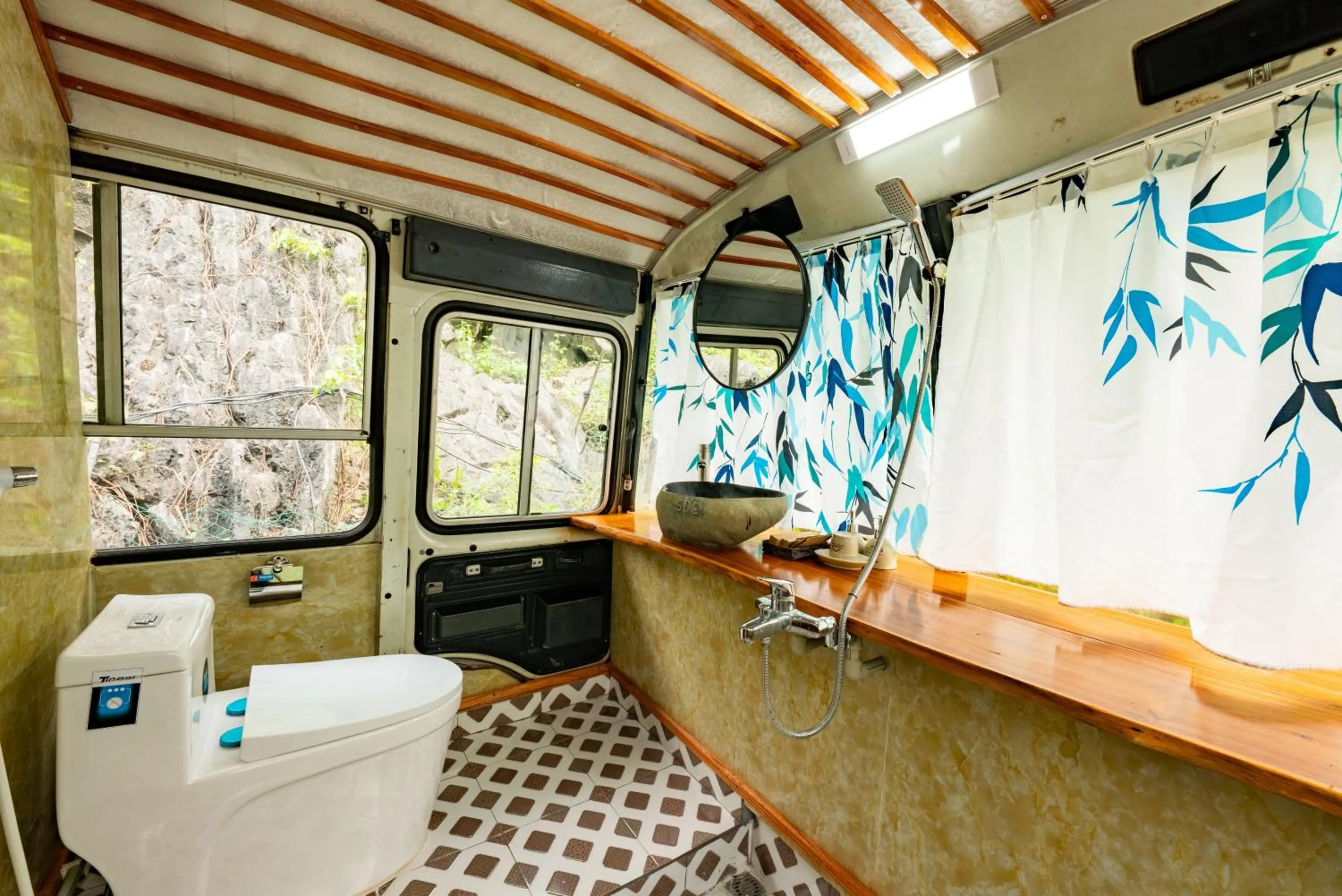 Shower in An's Eco Garden Resort