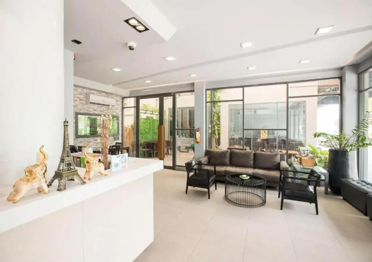 Lobby or reception in Tara Park Resotel Lobby or reception in Tara Park Resotel