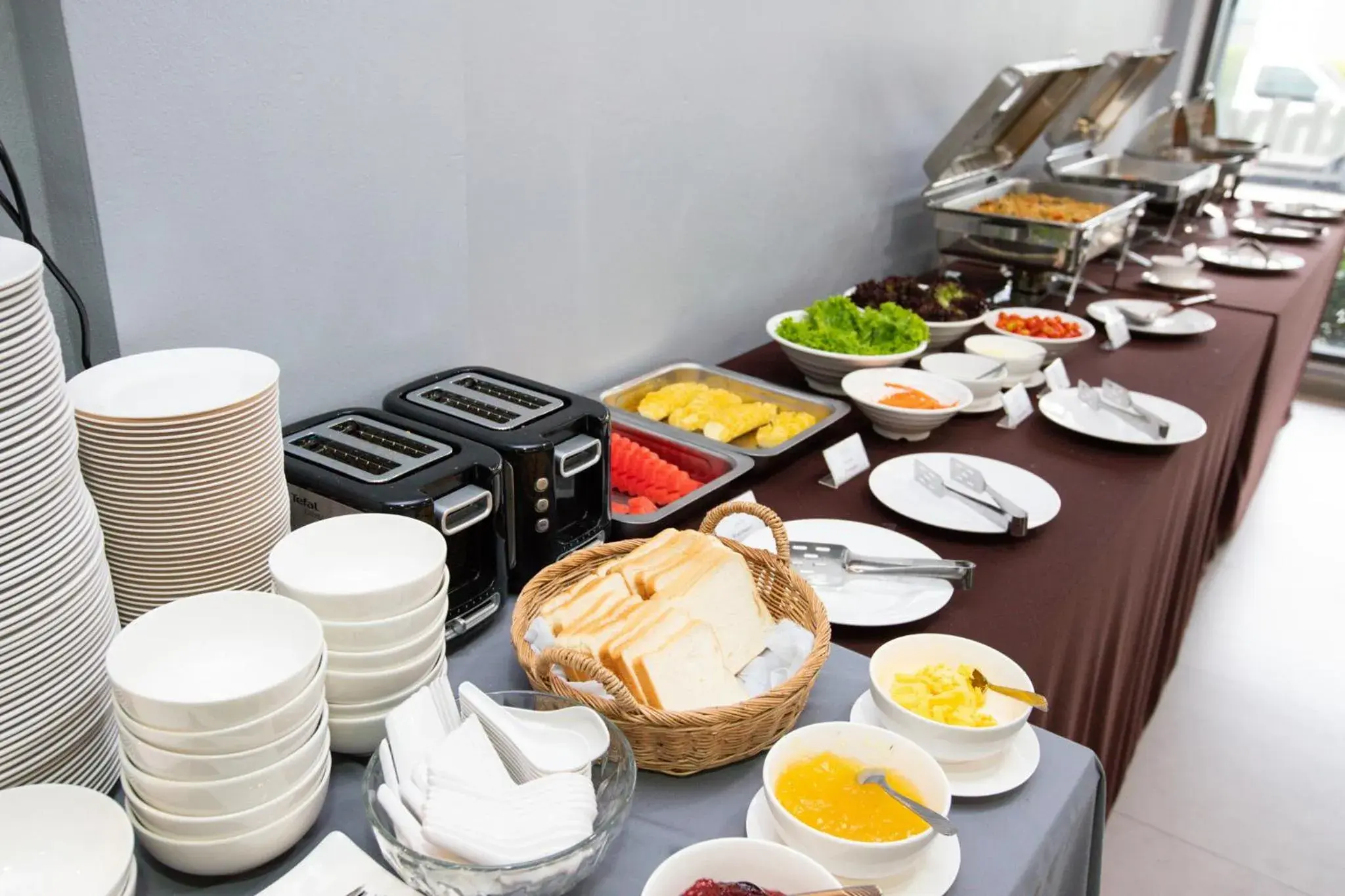 Breakfast in Tara Park Resotel Breakfast in Tara Park Resotel