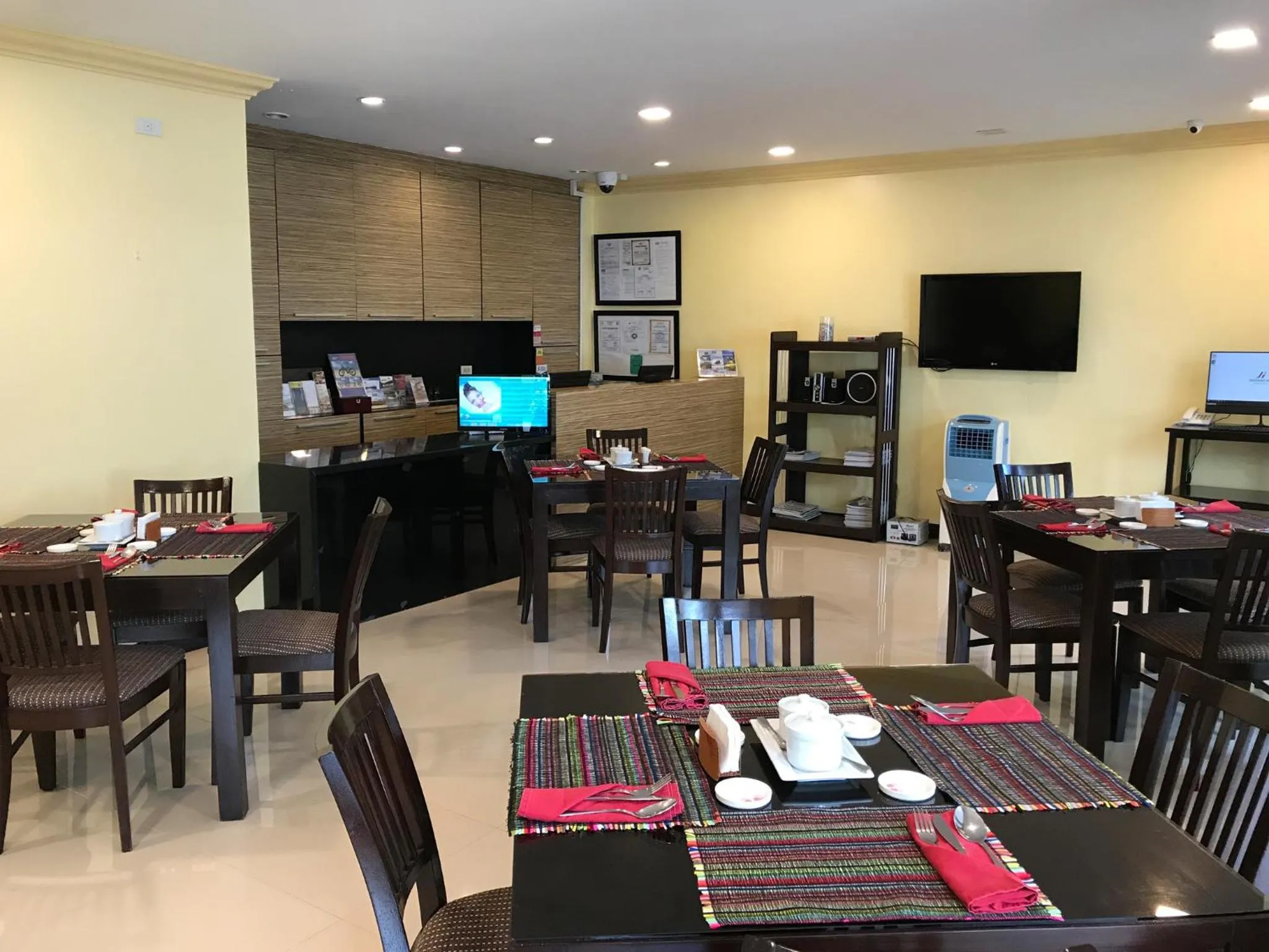 Restaurant/places to eat in Jinjiang Inn - Boracay Station 1