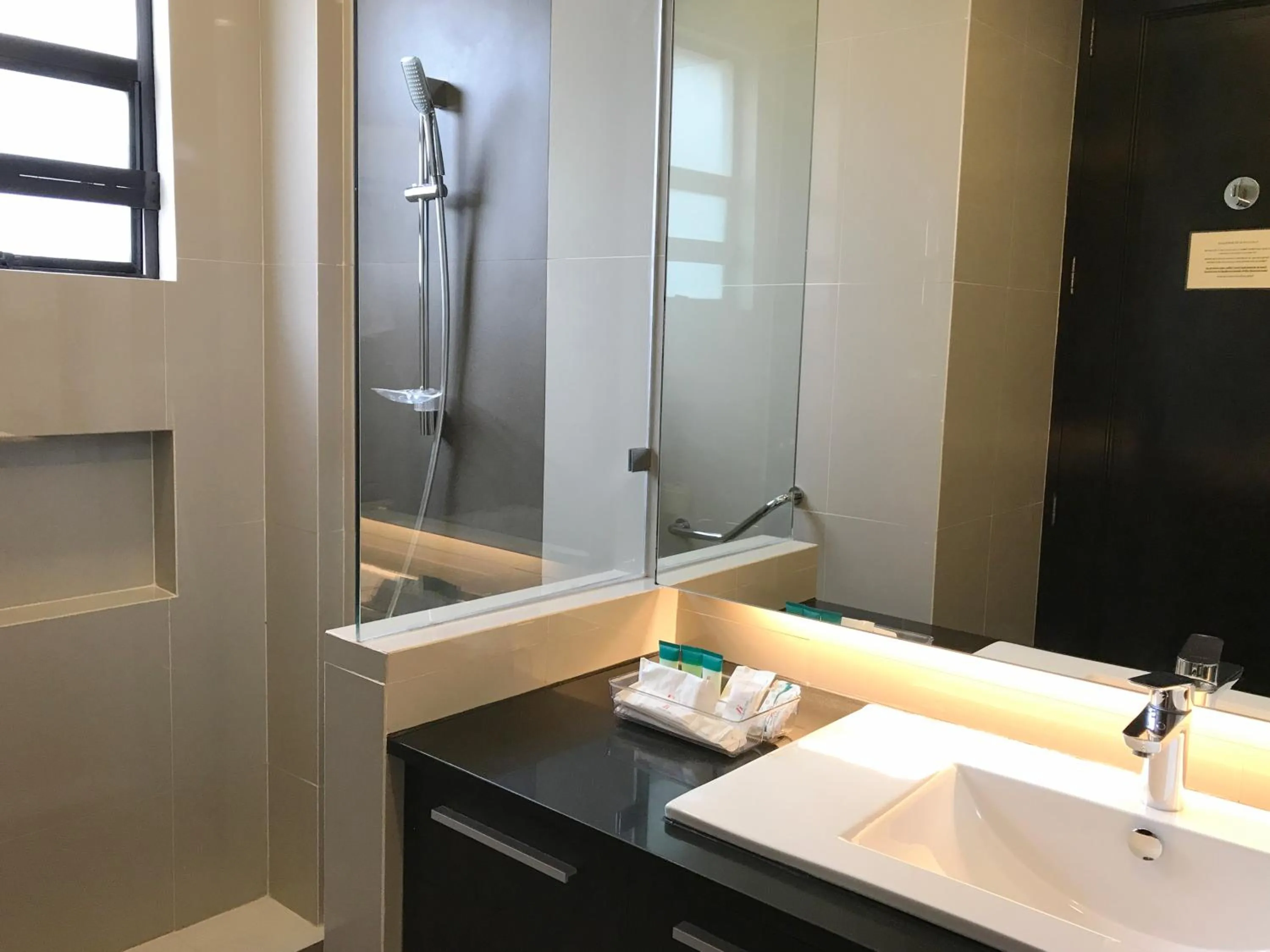 Shower in Jinjiang Inn - Boracay Station 1