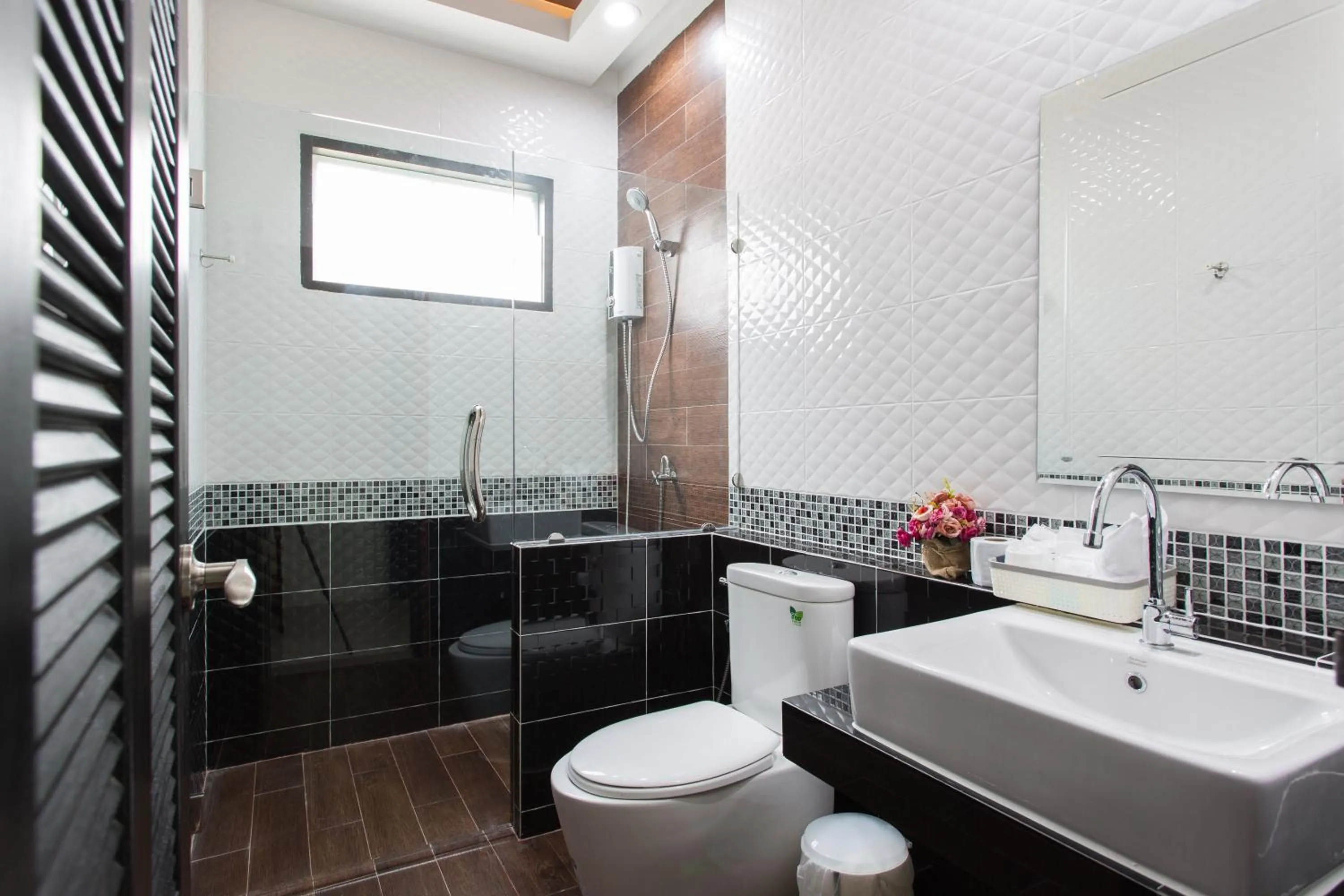 Shower in PB Pool Villa