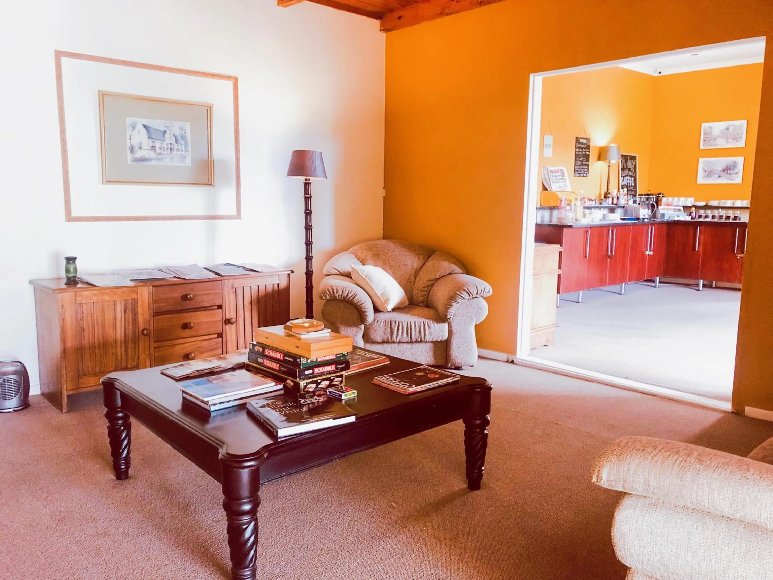 Communal lounge/ TV room in Selborne Bed and Breakfast