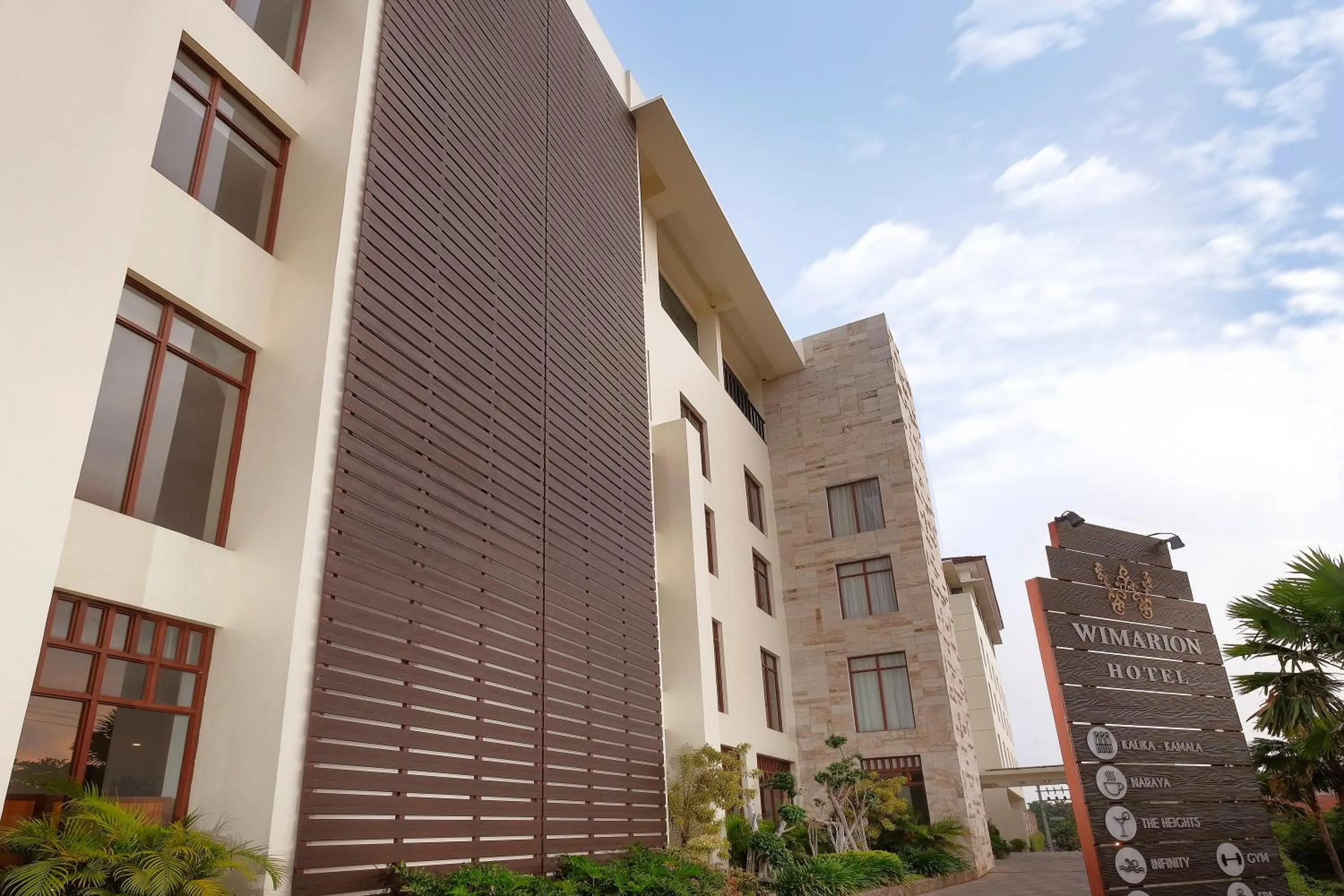 Facade/entrance in Wimarion Hotel Semarang