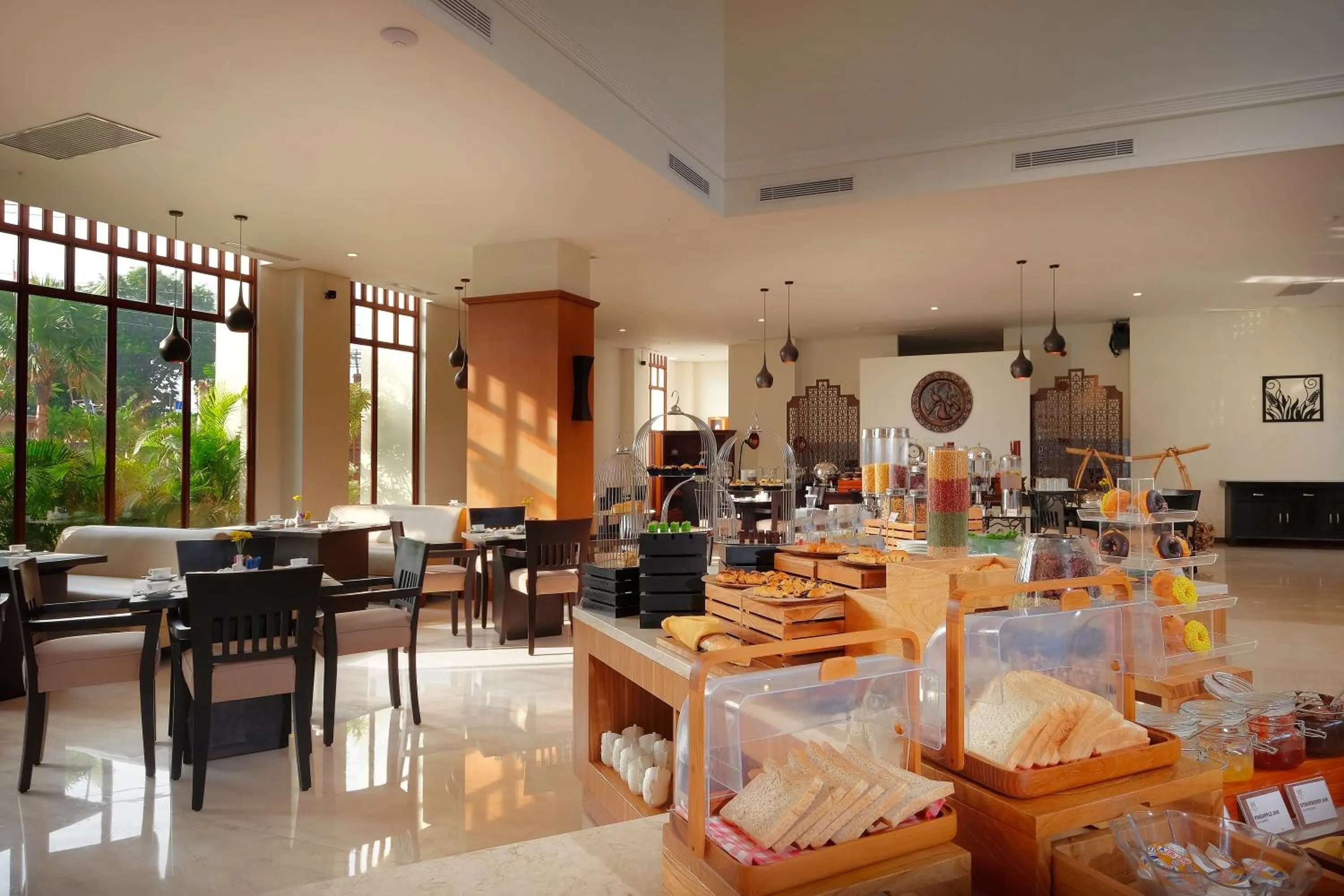 Buffet breakfast in Wimarion Hotel Semarang