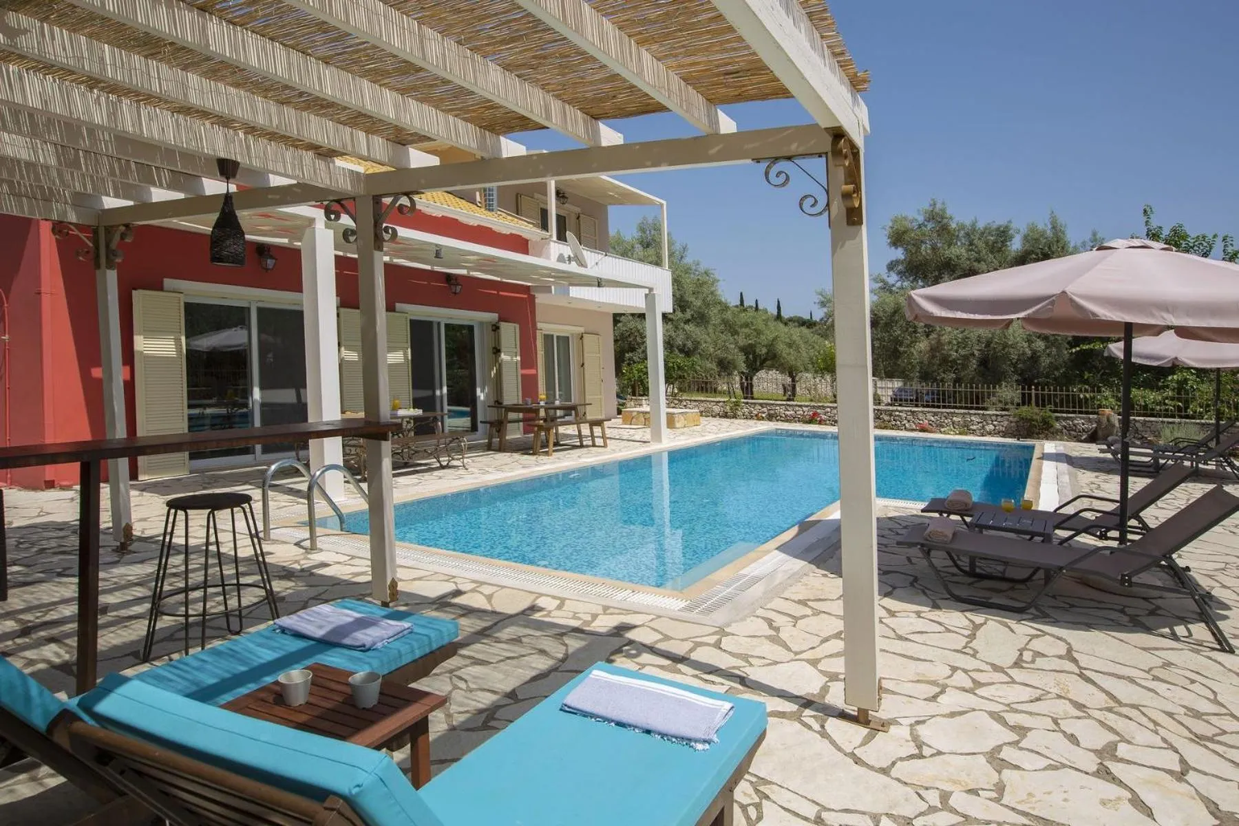 Villa Niriides