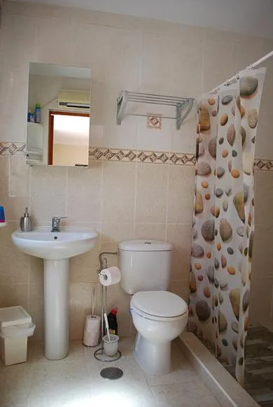 Toilet in Bed & Breakfast Finca de los Sueños