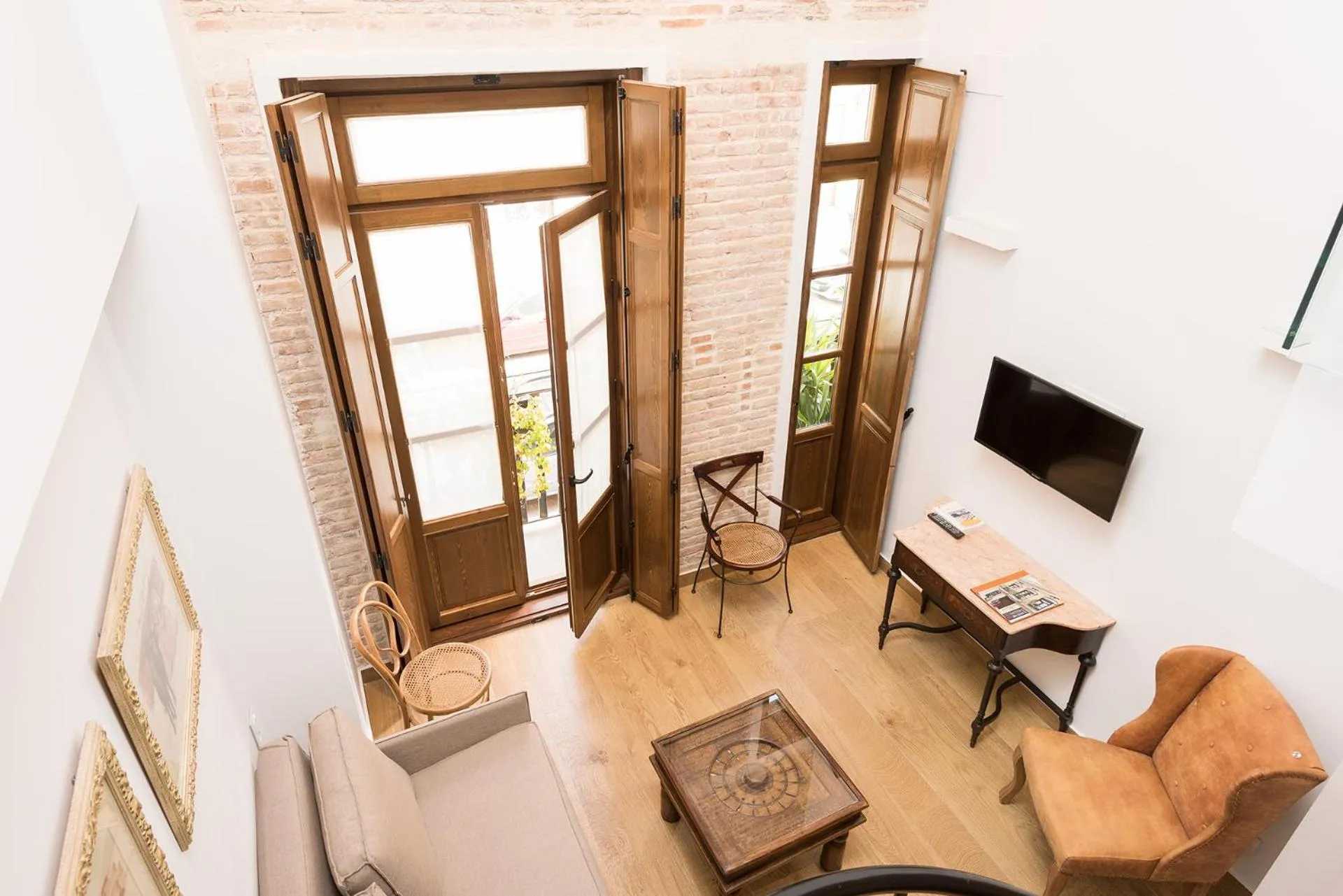 Living room in Barracart Apartments