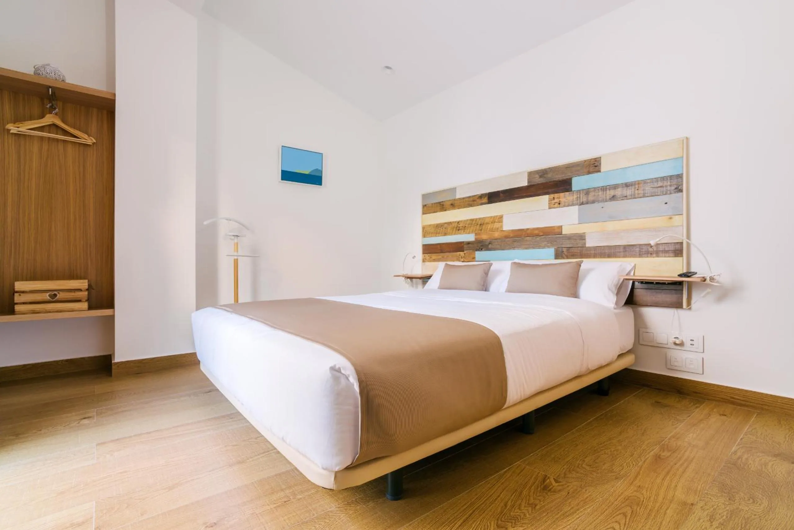 Bedroom, Bed in Barracart Apartments