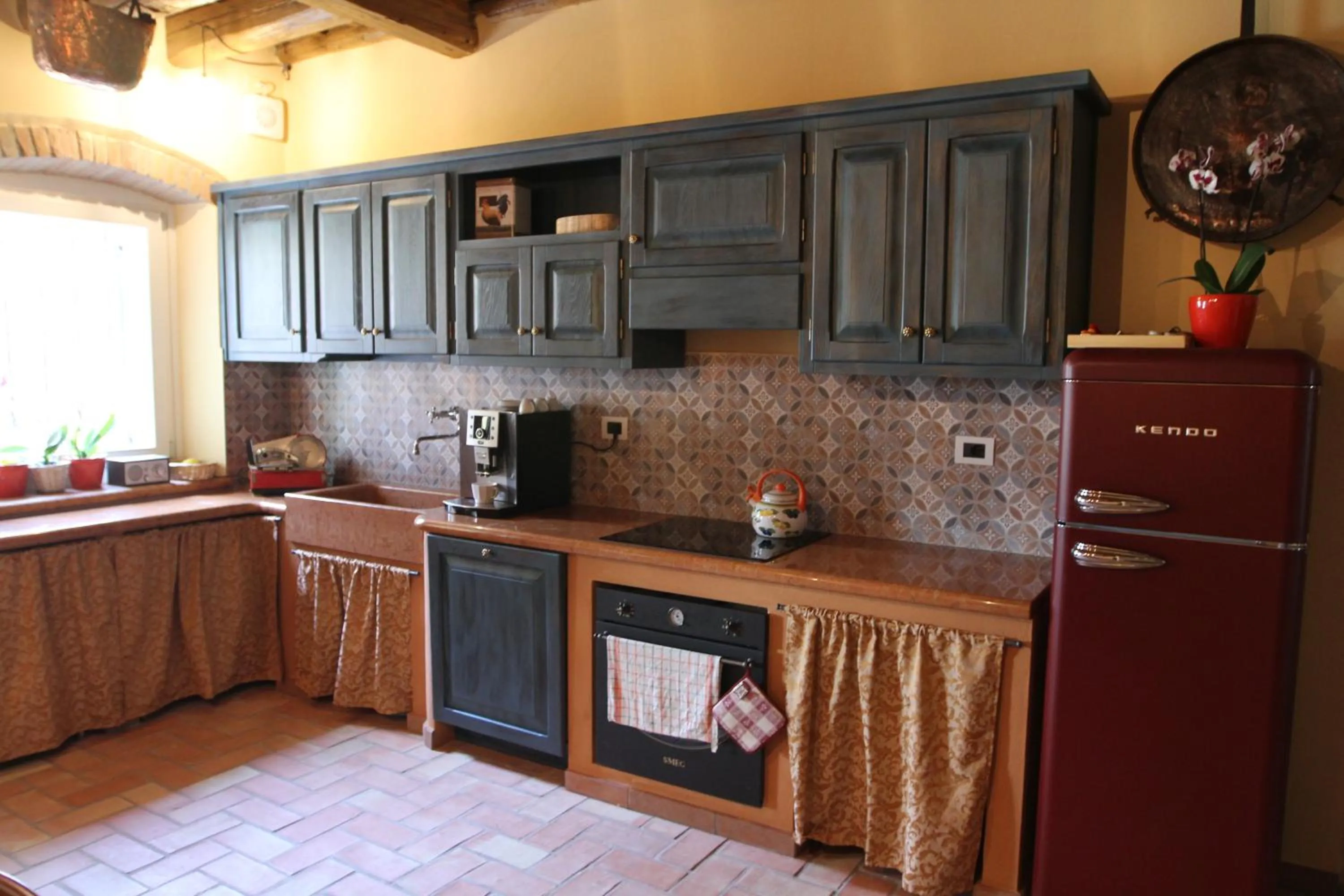 Communal kitchen in Relais Corte Sant' Agata B&B