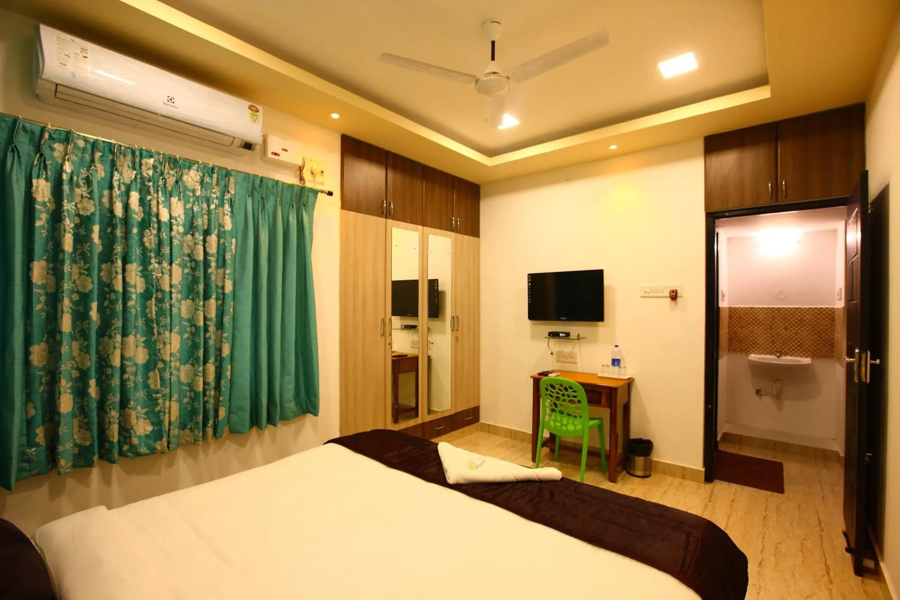 Three-Bedroom Apartment in Sreedevi Residency Three-Bedroom Apartment in Sreedevi Residency