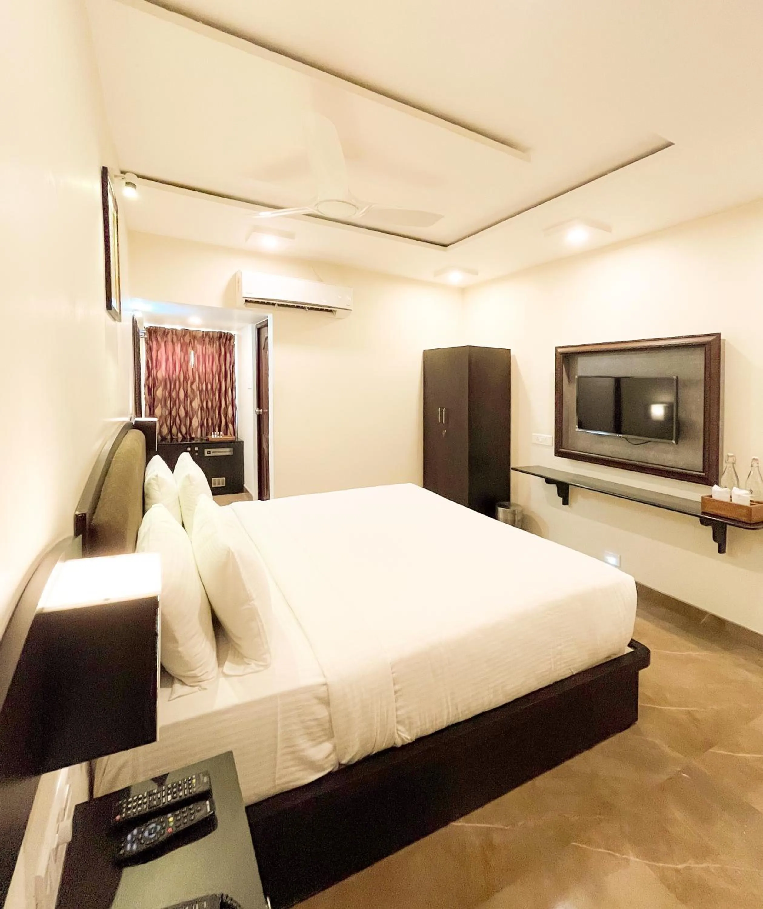 Bed in Shree Residency