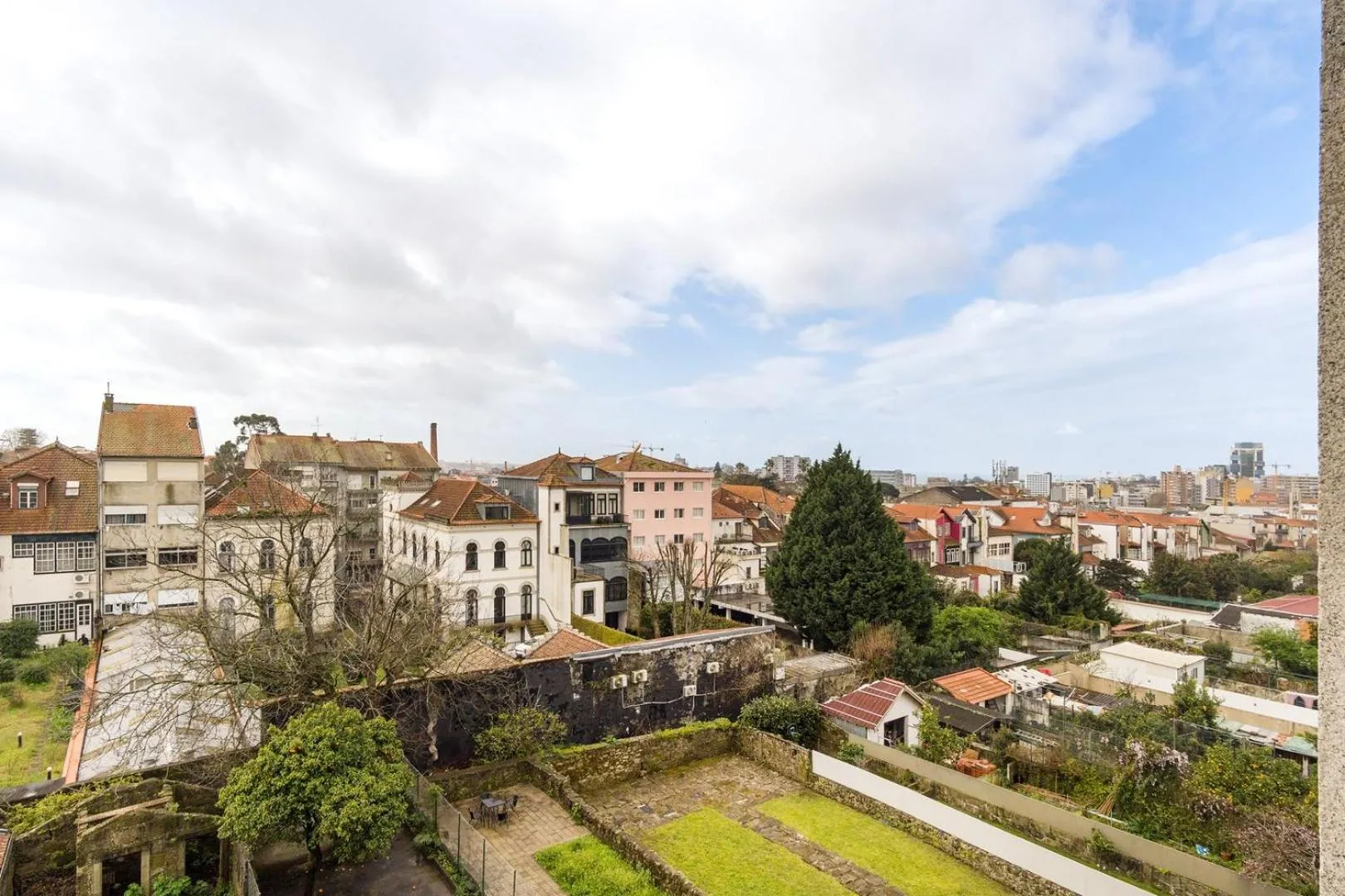 GuestReady - Urban oasis with private balcony