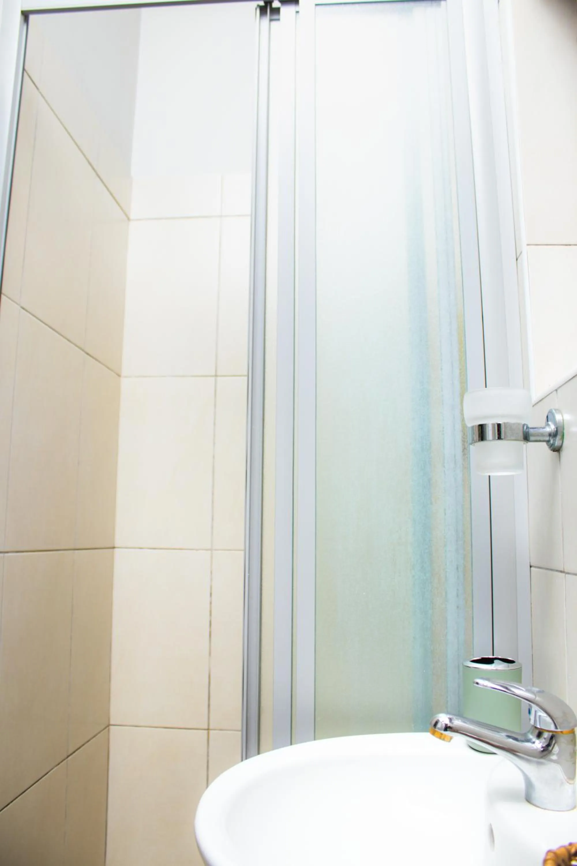 Shower in Beechwood B&B