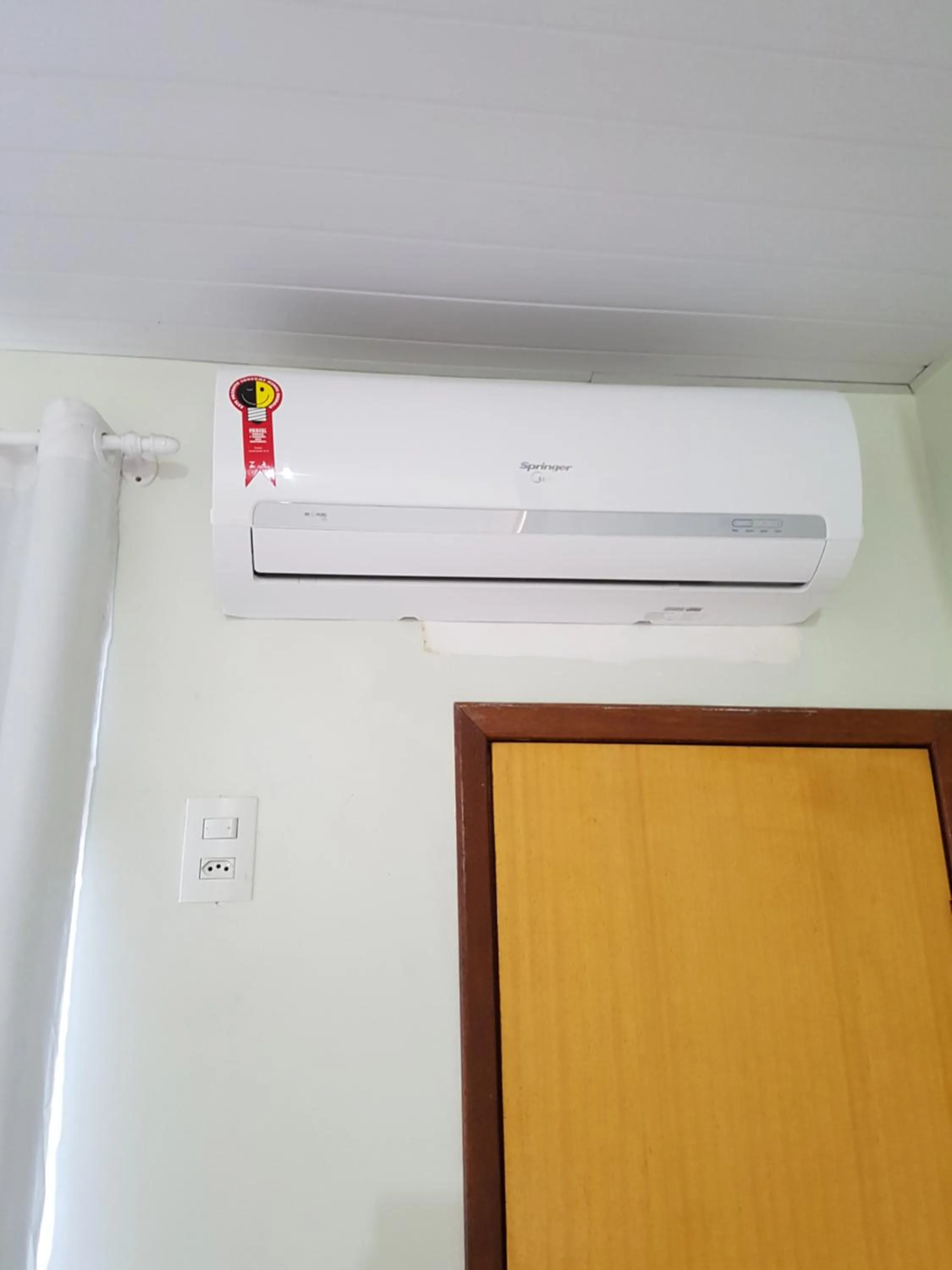 air conditioner in Hotel Super Economico