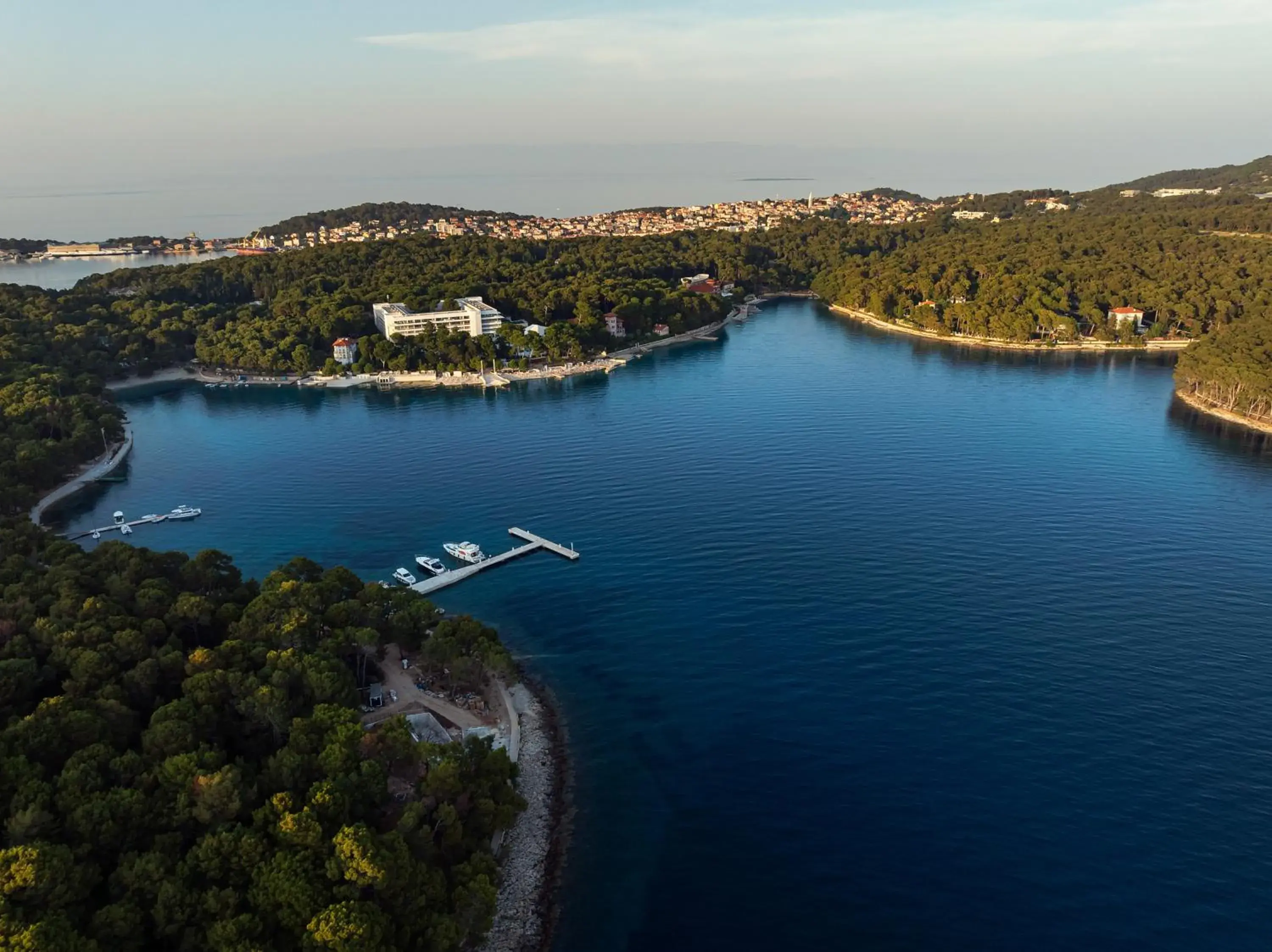 Property building in Hotel Bellevue Property building in Hotel Bellevue